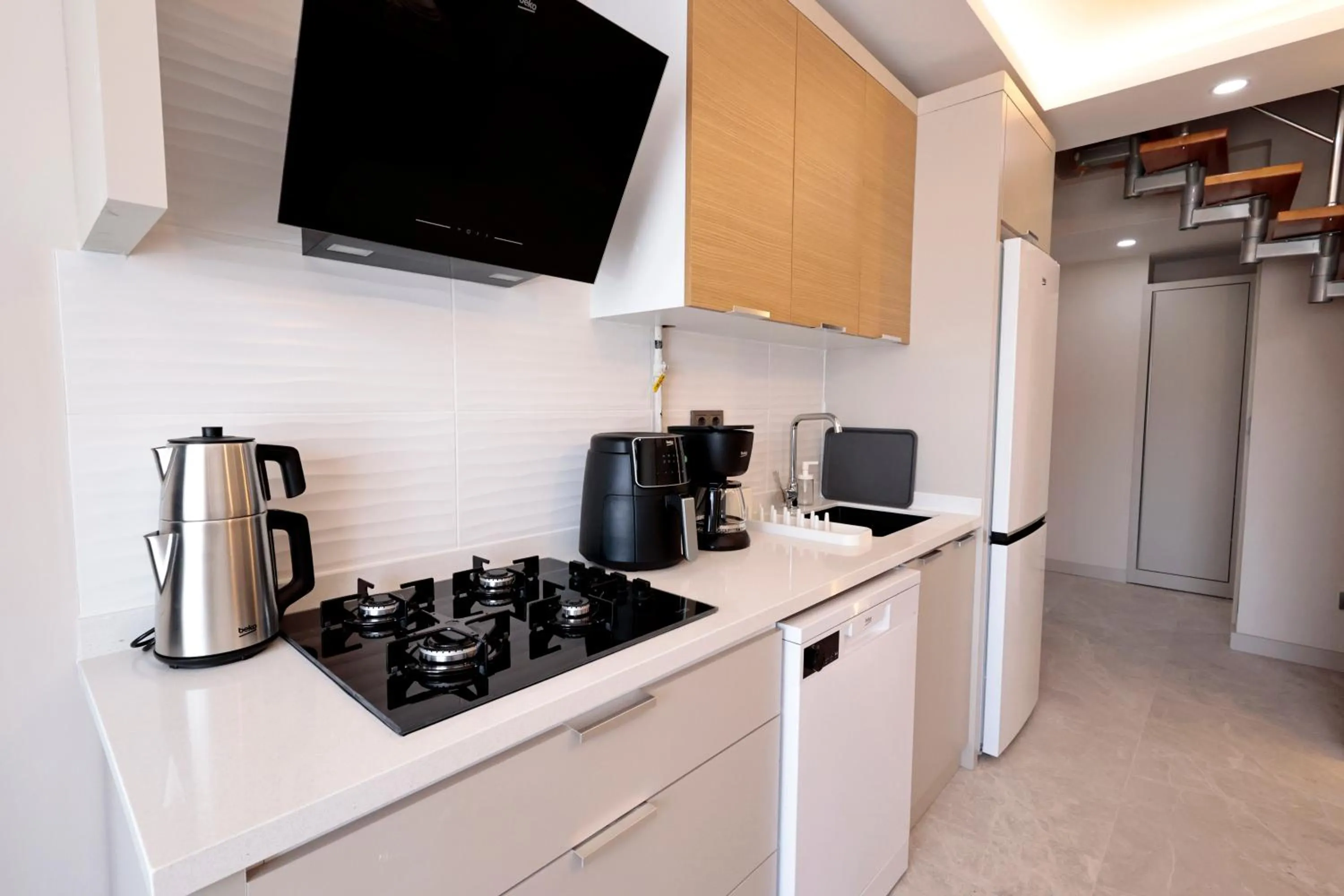 kitchen in mustang suite hotel