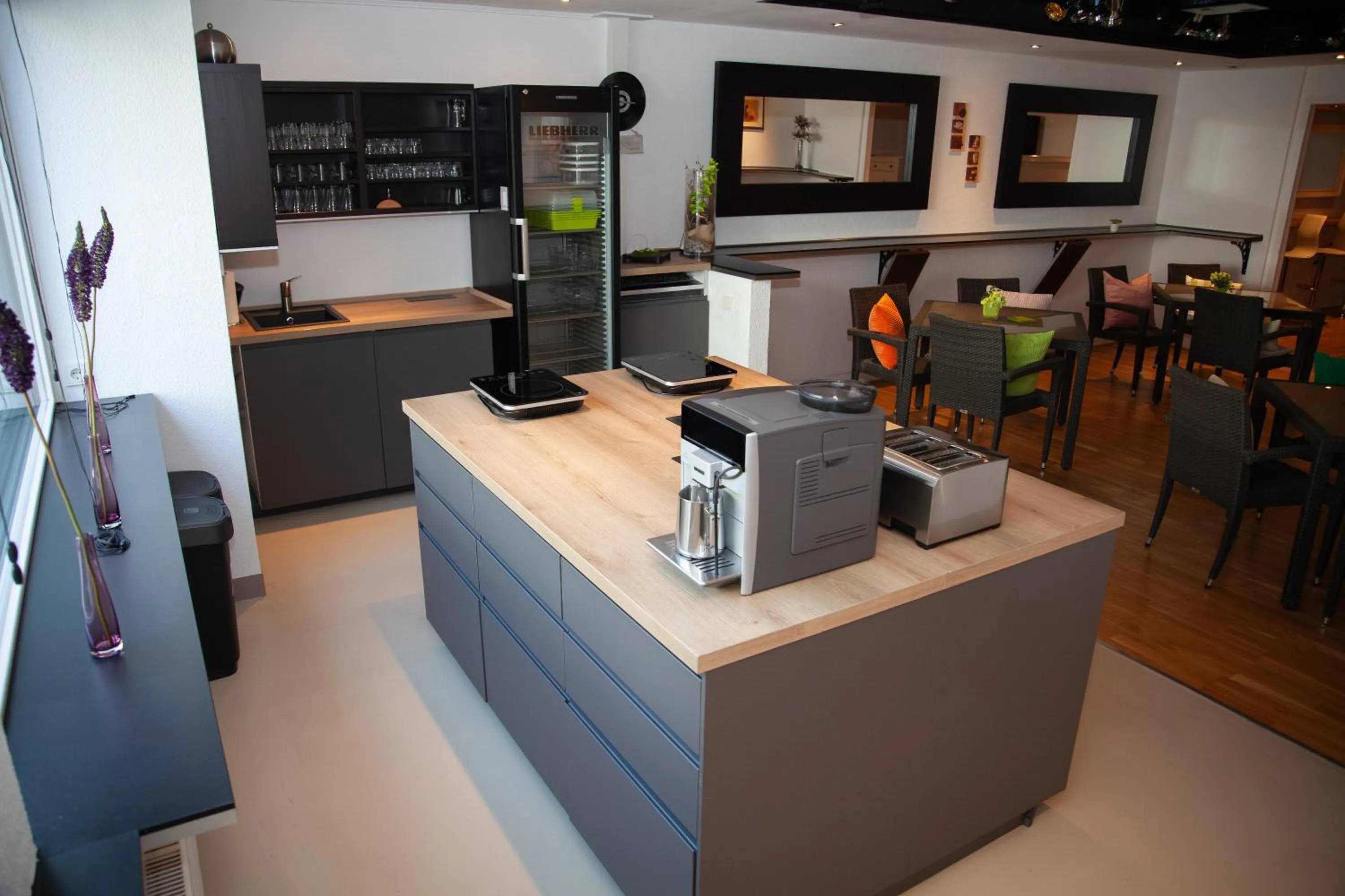 Kitchen or kitchenette in WohnRaum Gäste- & Boardinghaus