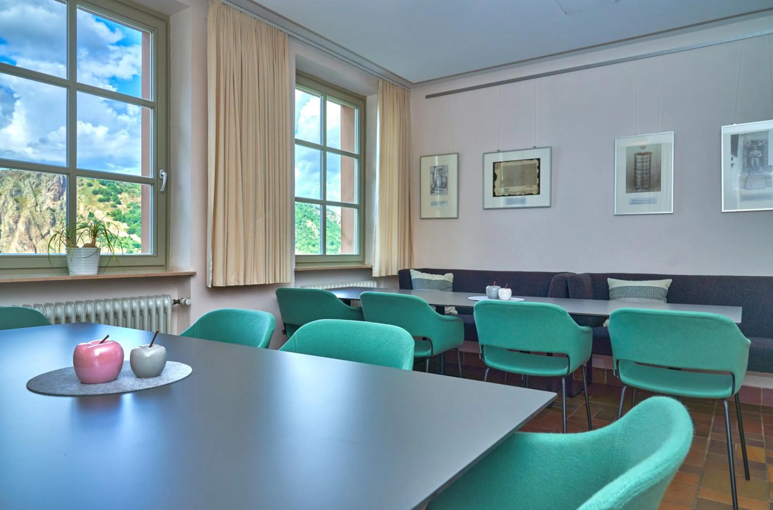 Communal lounge/ TV room in Ev.Familienferien-und Bildungsstätte Ebernburg