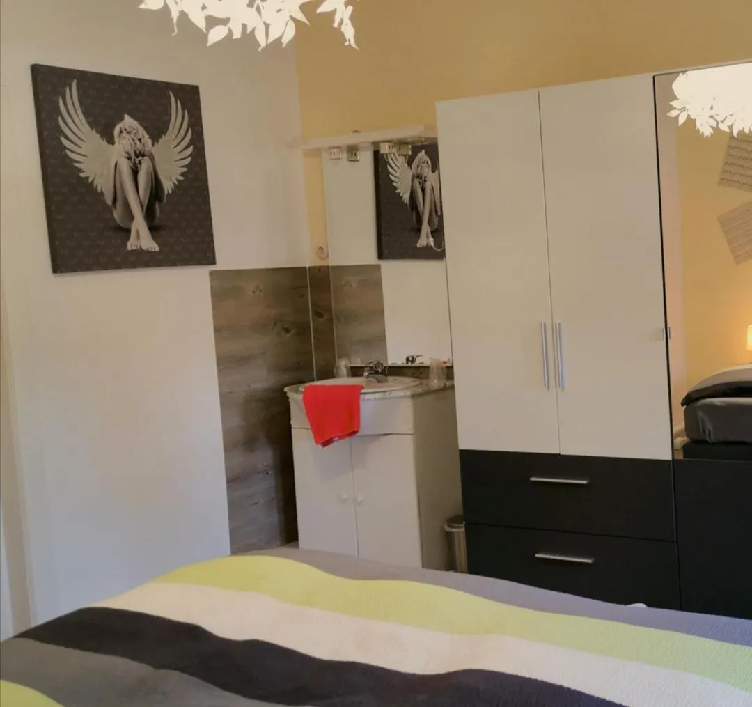 Bedroom, Bed in Landhotel Heidkrug