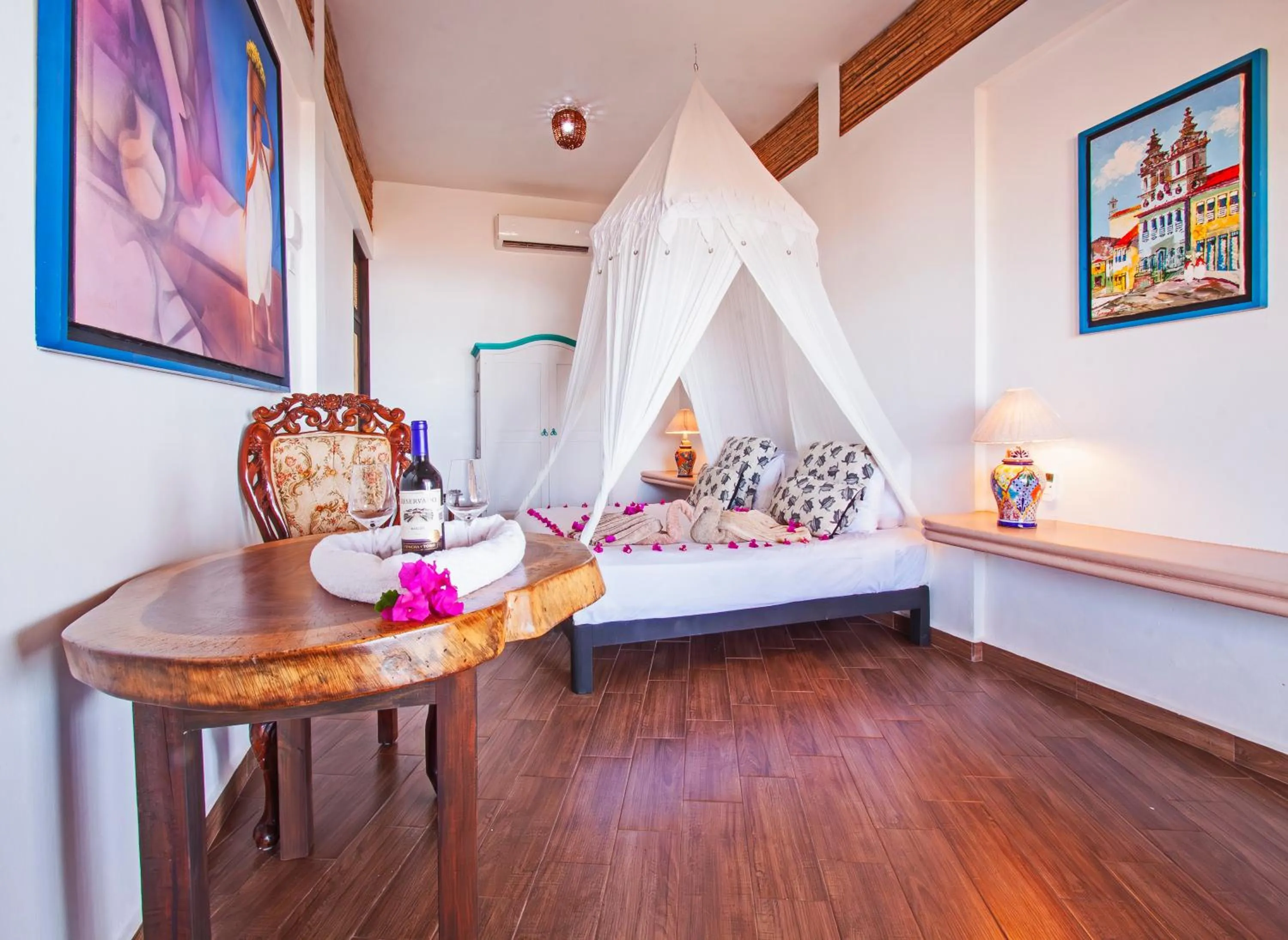 Photo of the whole room, Bed in Posada Buda-Tortuga