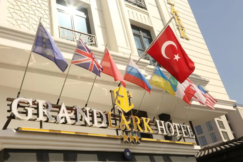 Otel Grand Lark İstanbul