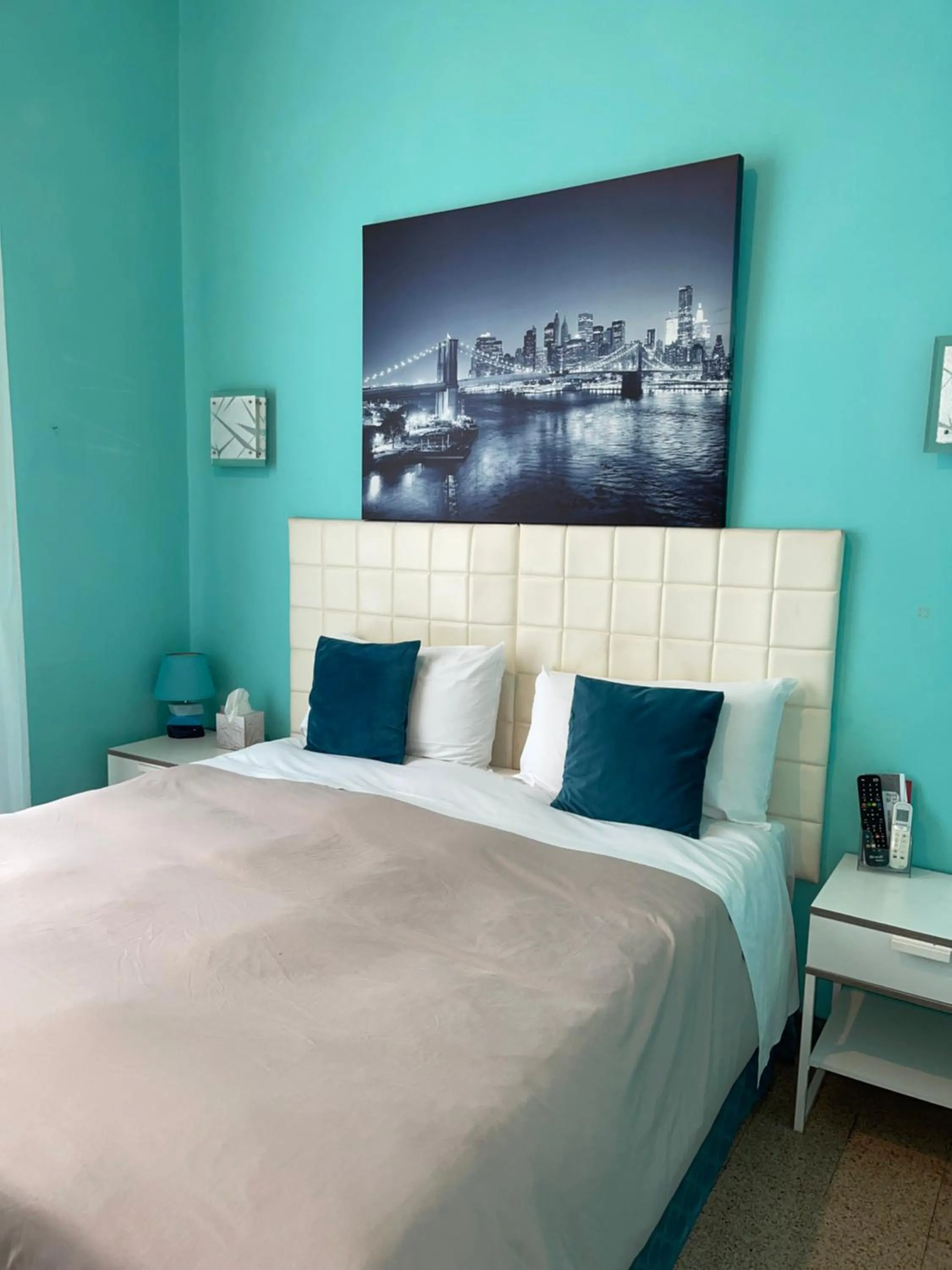 Large Double Room in Guest House Meret