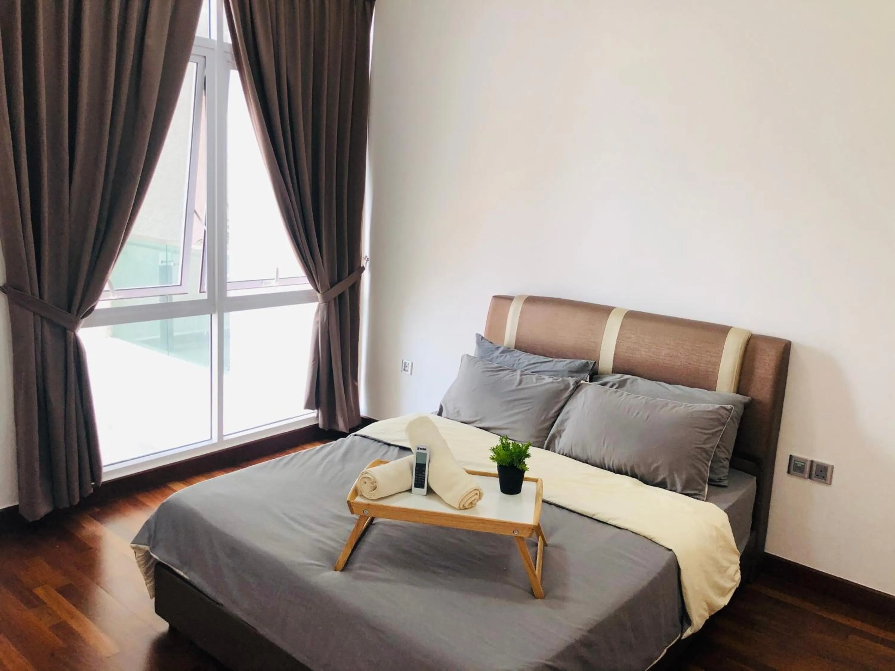 Bed in Paragon Suite Homestay by Antlerzone