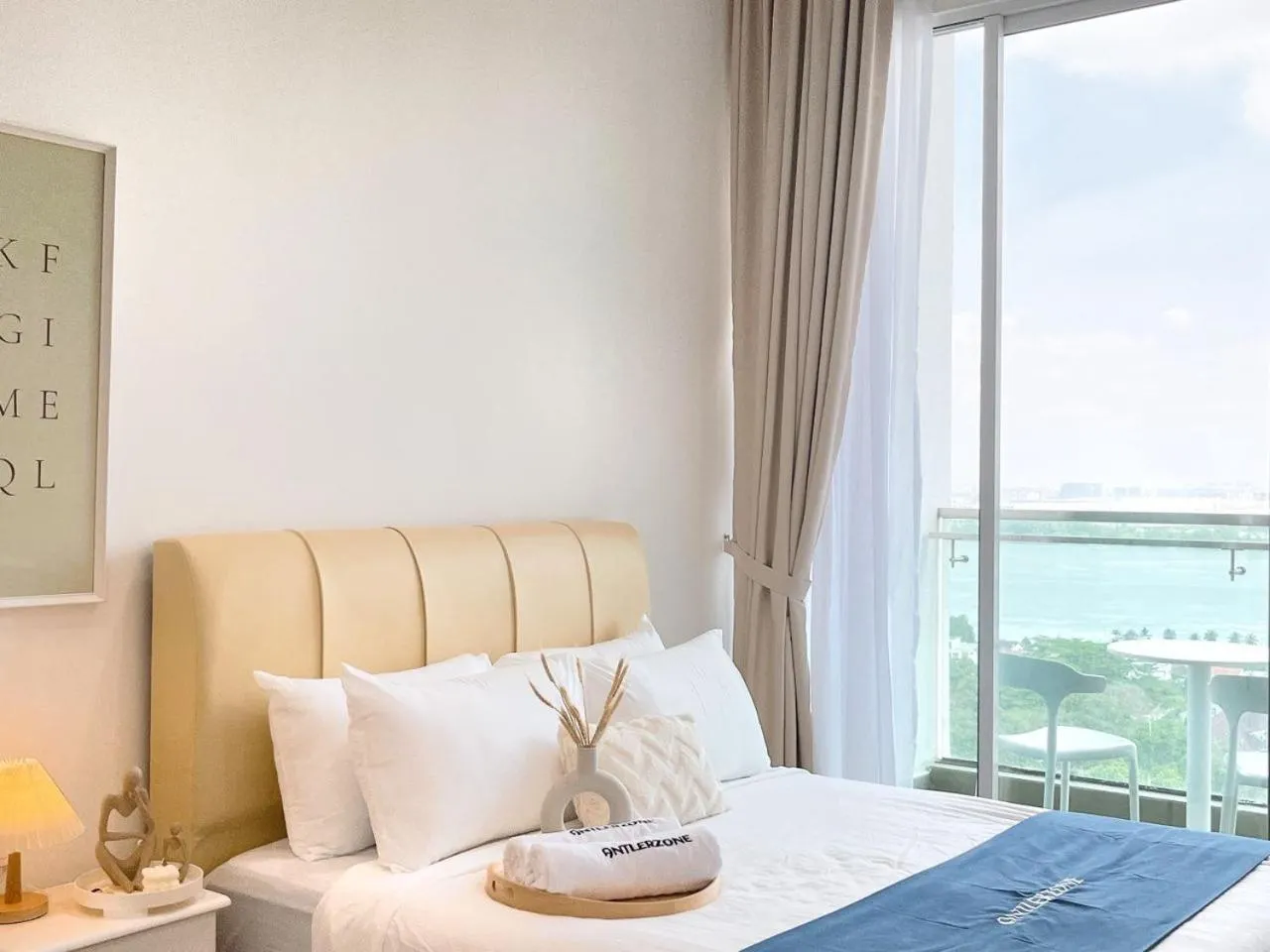 Bed in Paragon Suite Homestay by Antlerzone