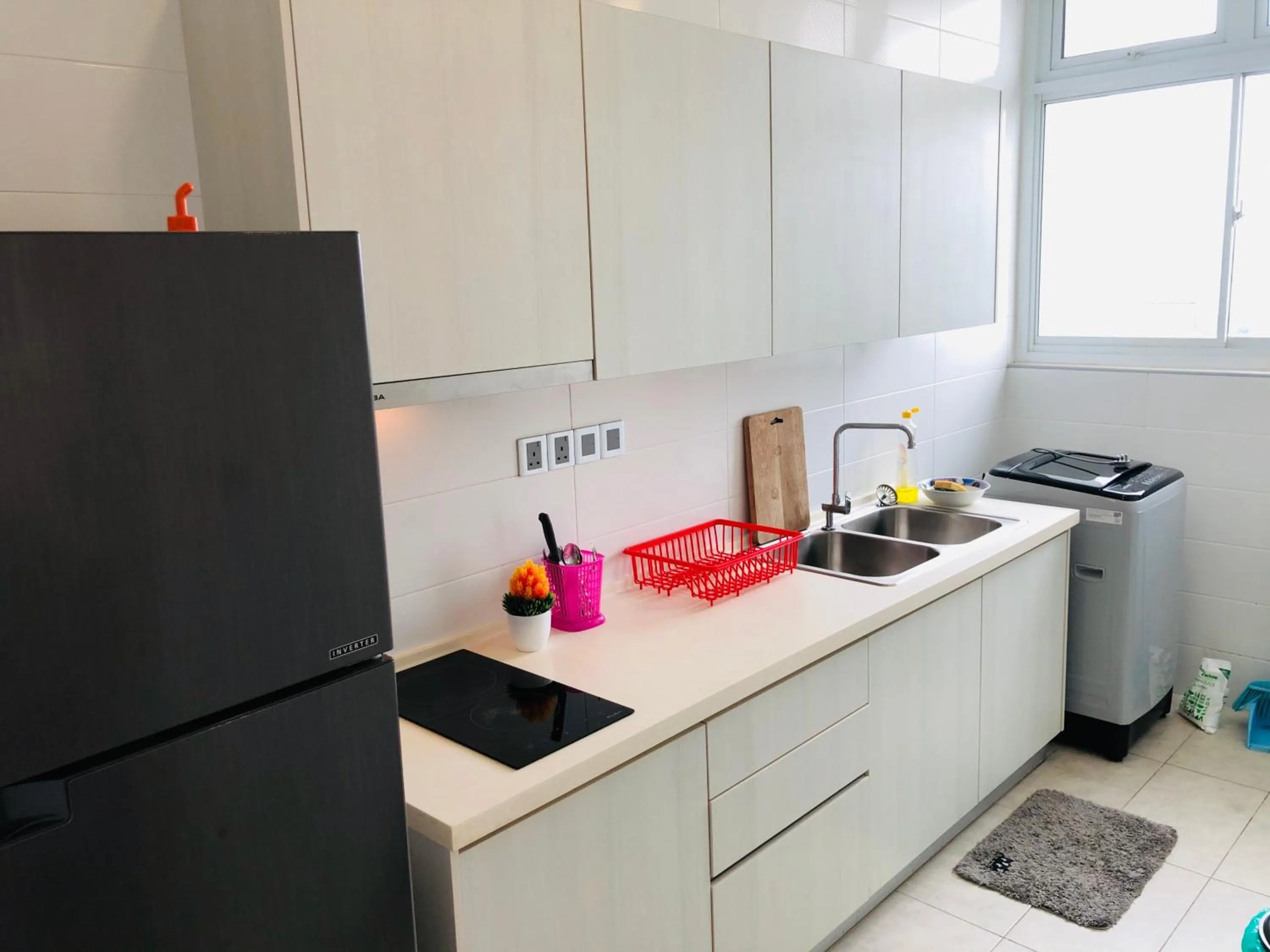 Kitchen or kitchenette in Paragon Suite Homestay by Antlerzone