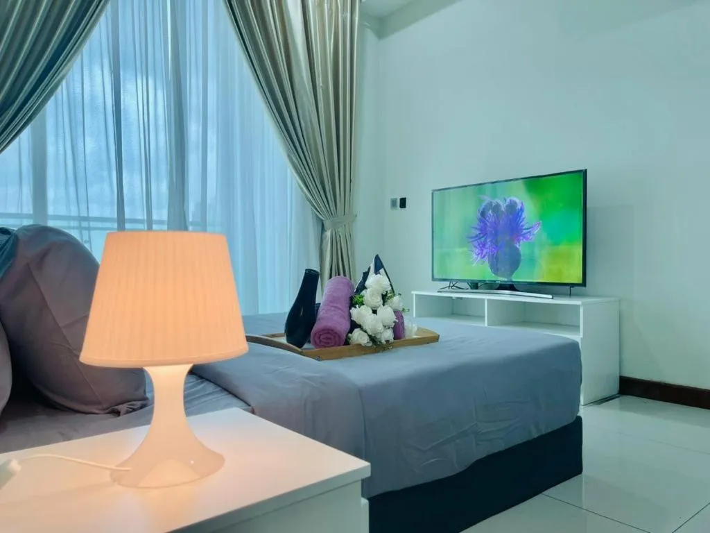 Bed in Paragon Suite Homestay by Antlerzone