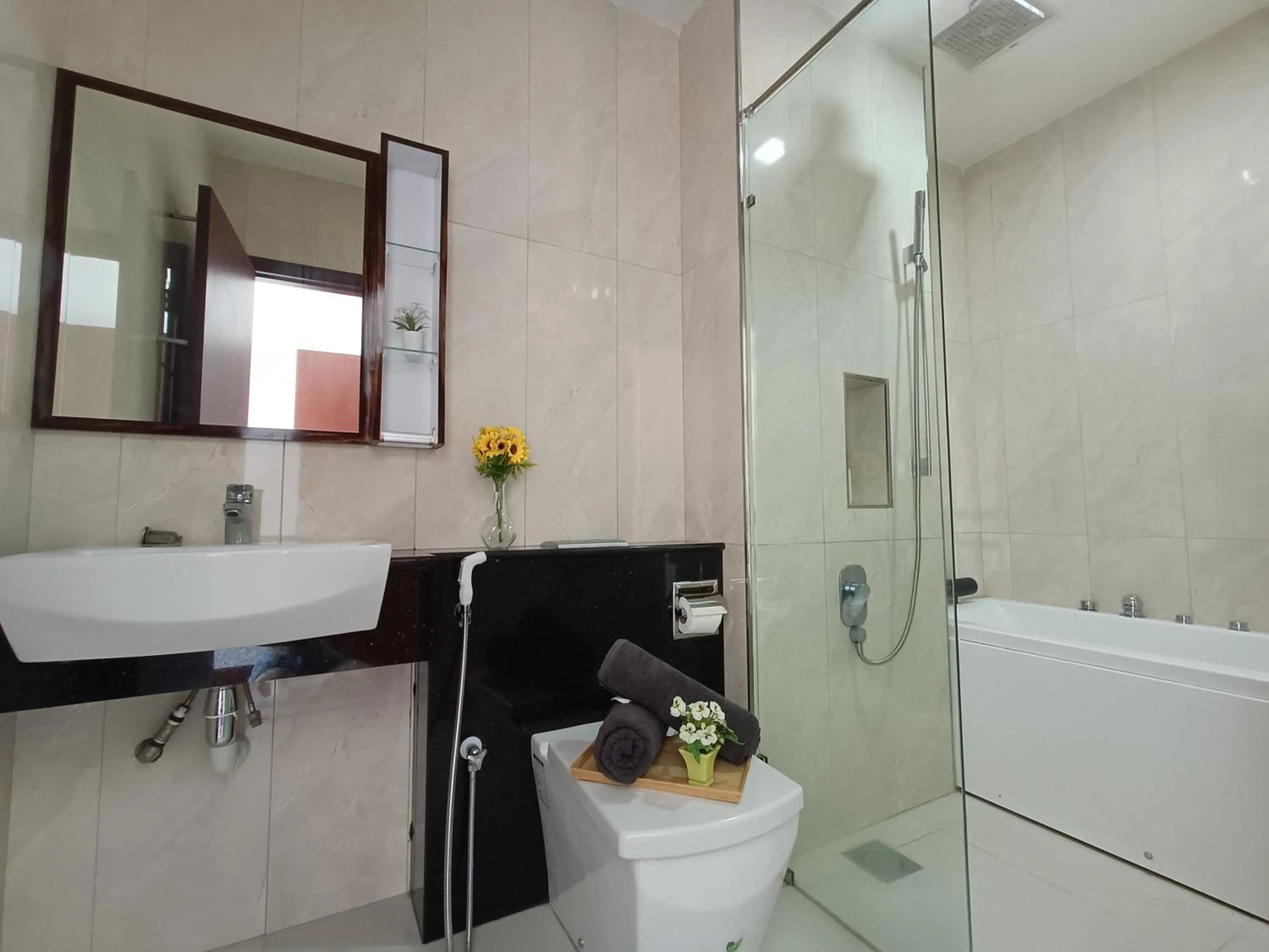 Bathroom in Paragon Suite Homestay by Antlerzone