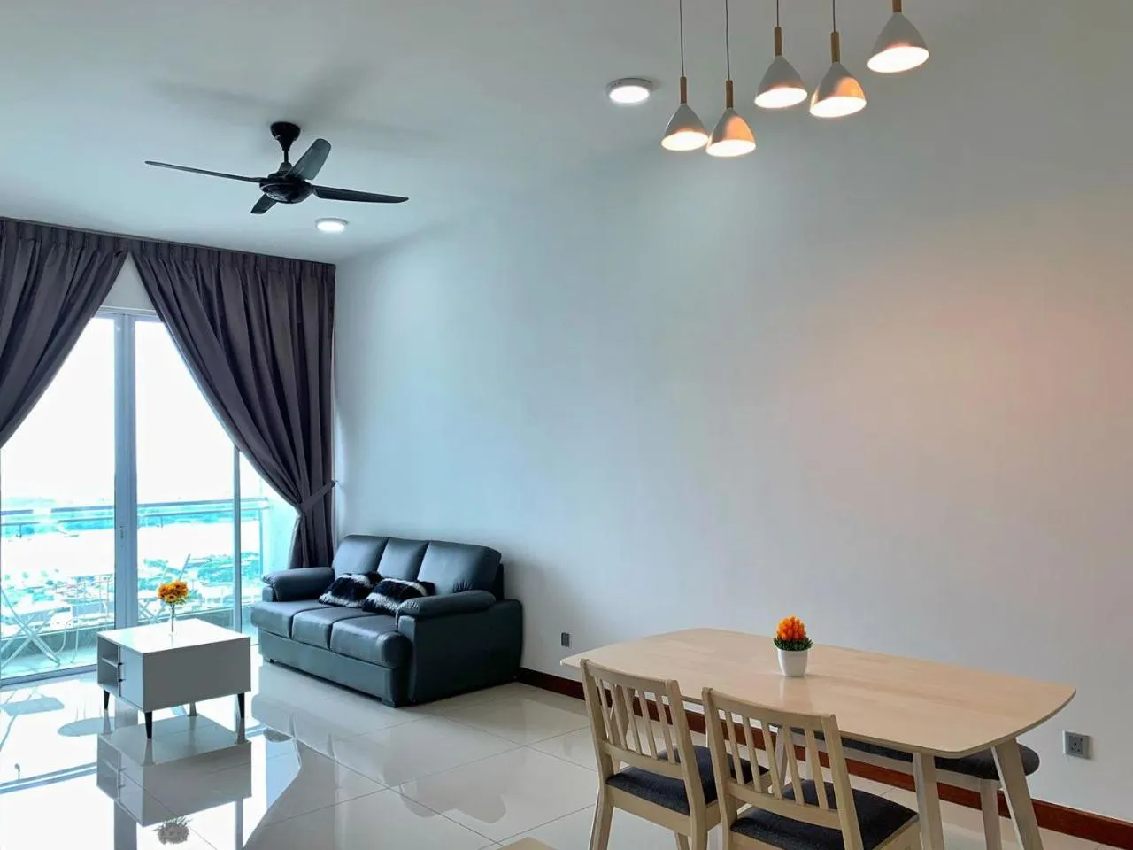 Living room in Paragon Suite Homestay by Antlerzone