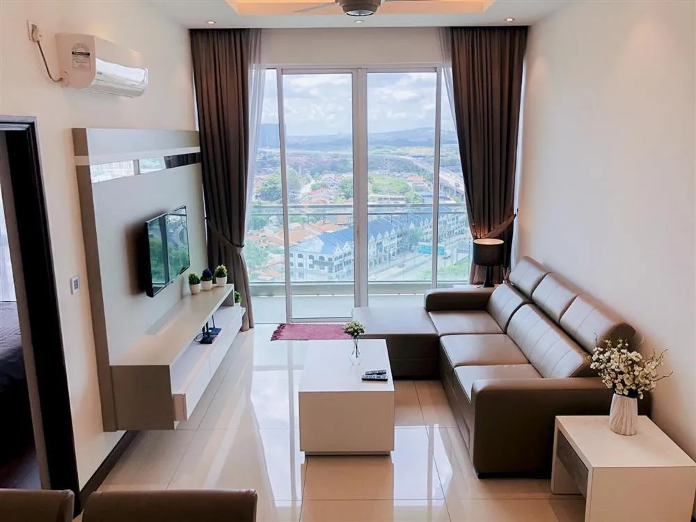 Living room in Paragon Suite Homestay by Antlerzone