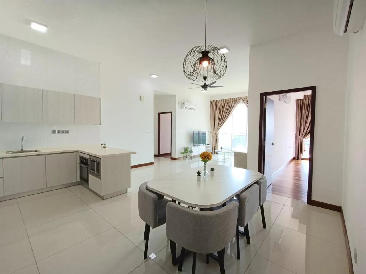 Dining area in Paragon Suite Homestay by Antlerzone