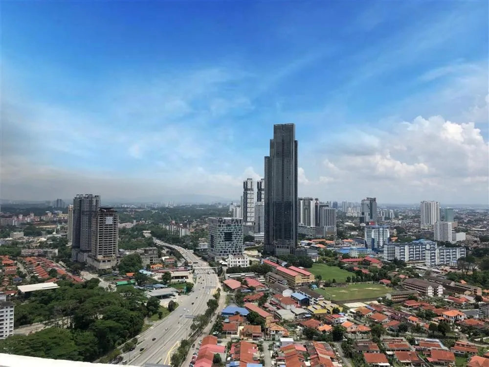 City view in Paragon Suite Homestay by Antlerzone