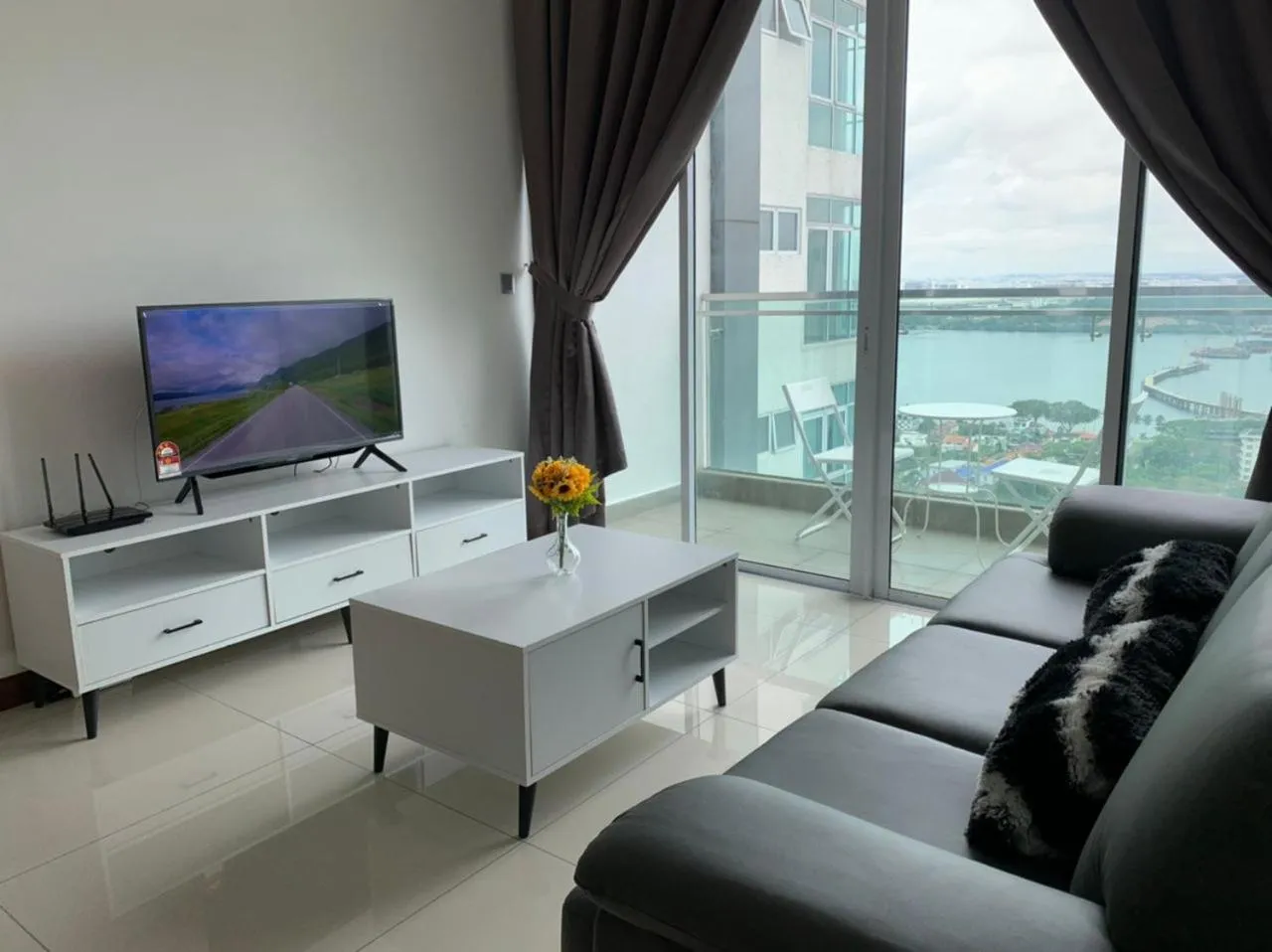 Living room in Paragon Suite Homestay by Antlerzone