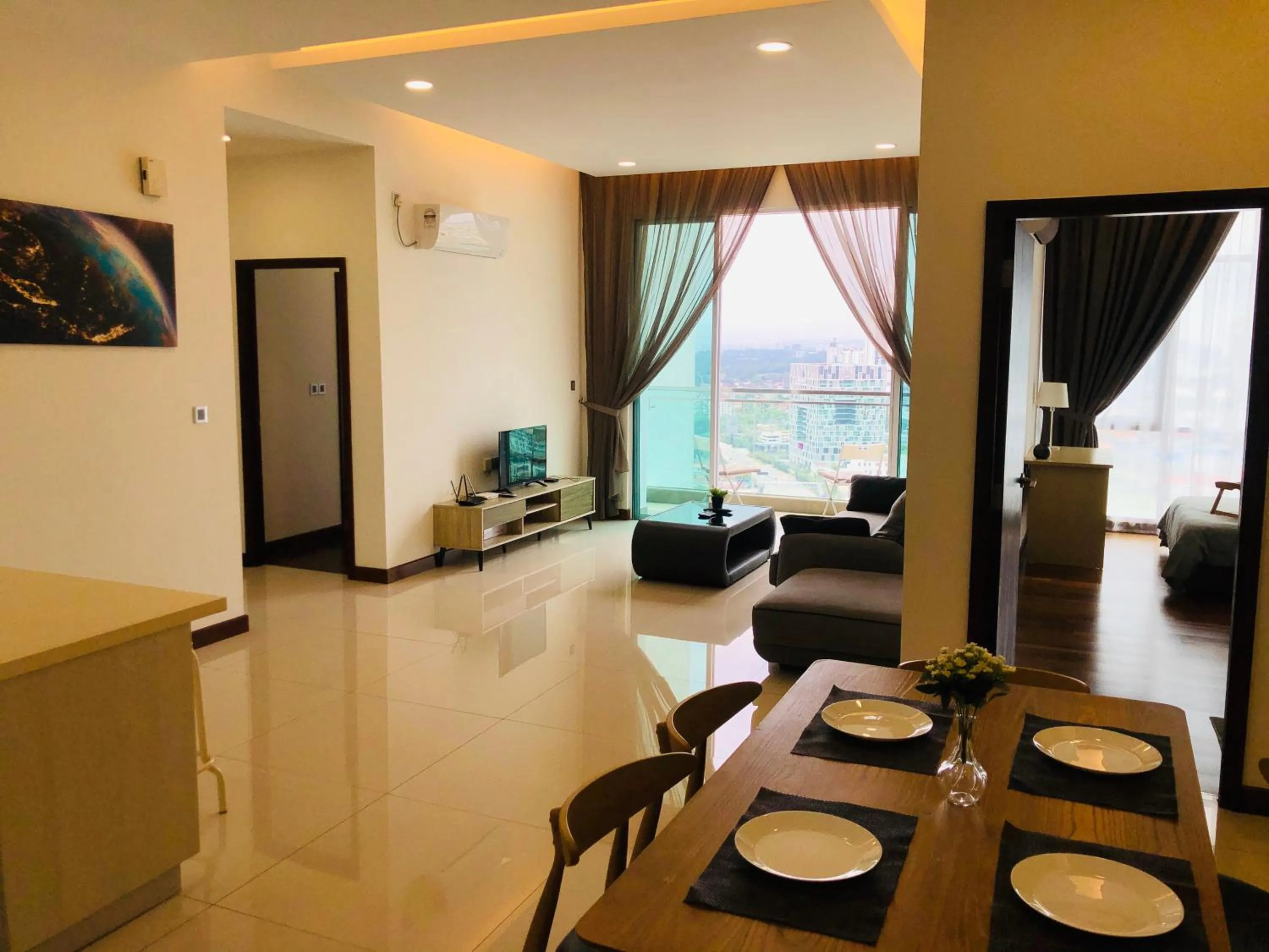 Dining area in Paragon Suite Homestay by Antlerzone