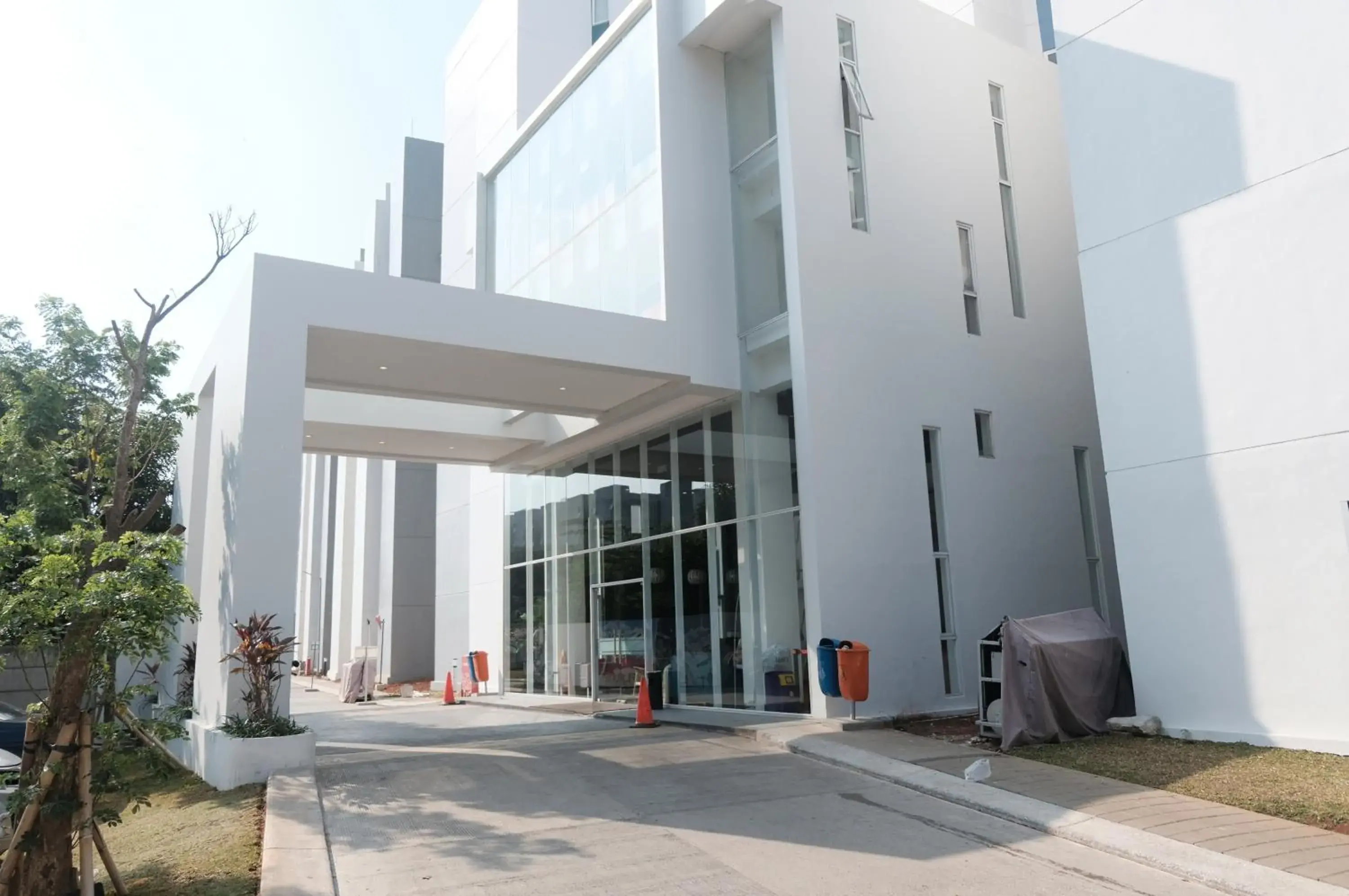 Property Building in Green Stay Inn Aeropolis Property Building in Green Stay Inn Aeropolis