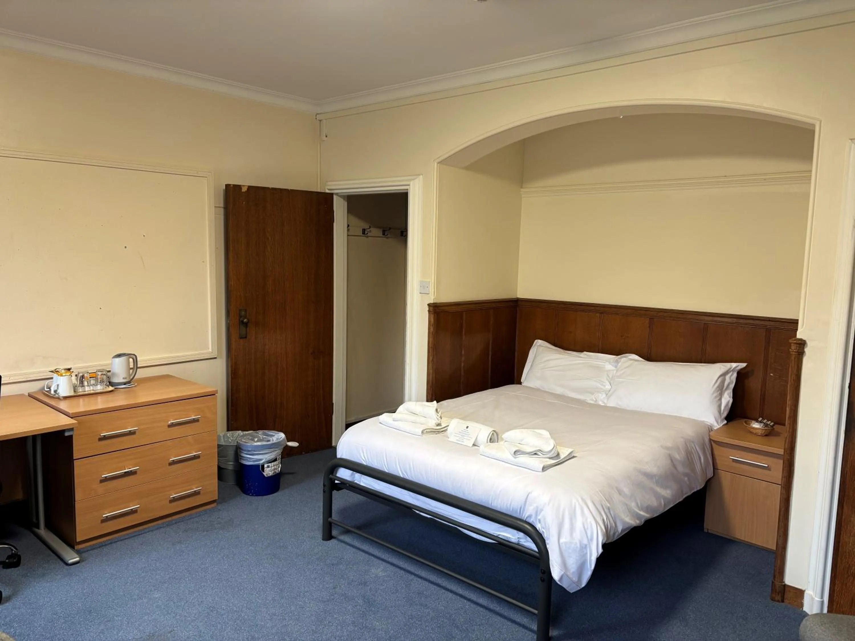 Bedroom, Bed in Christ's College Cambridge