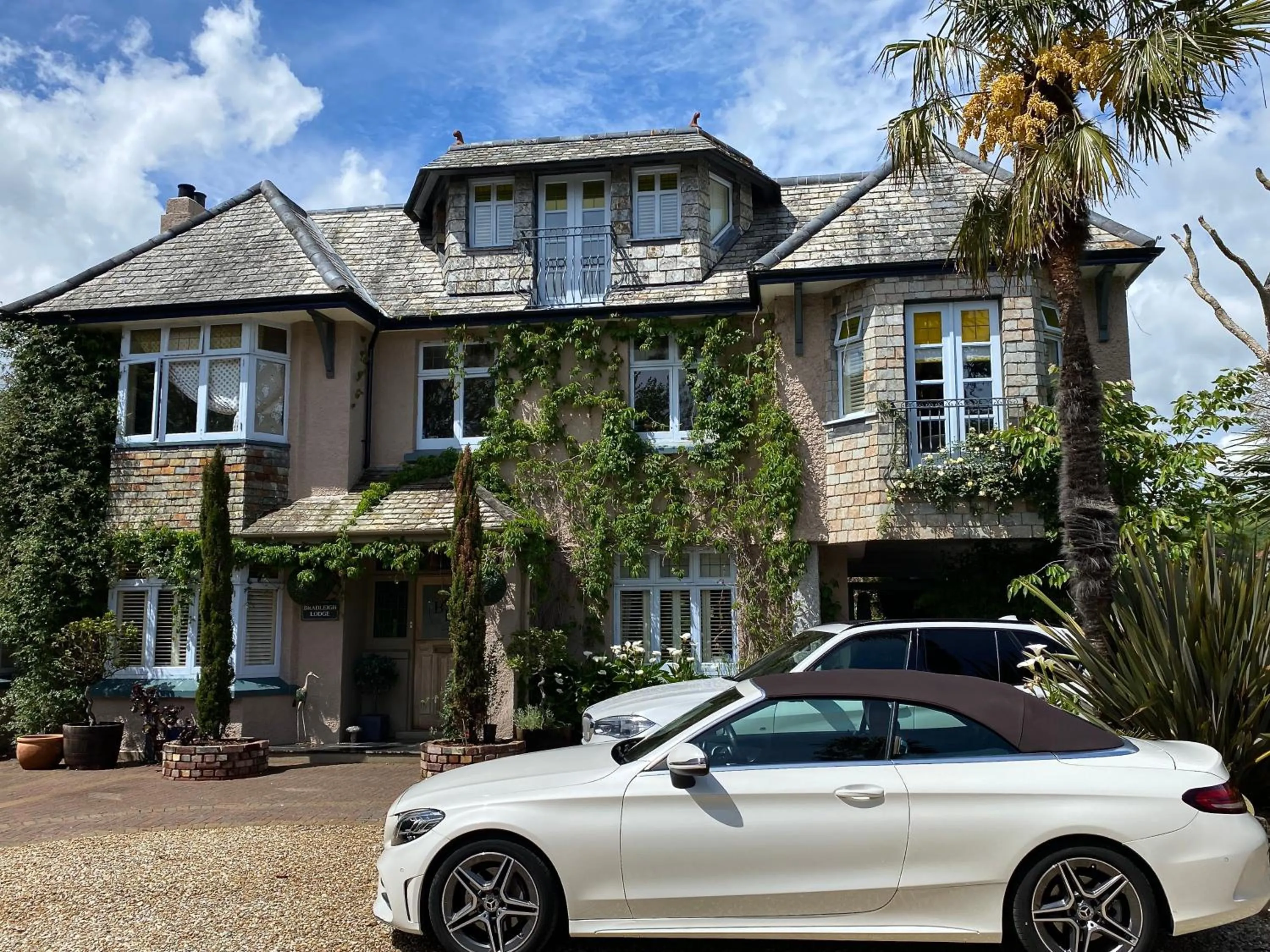 Property building in Bradleigh Lodge