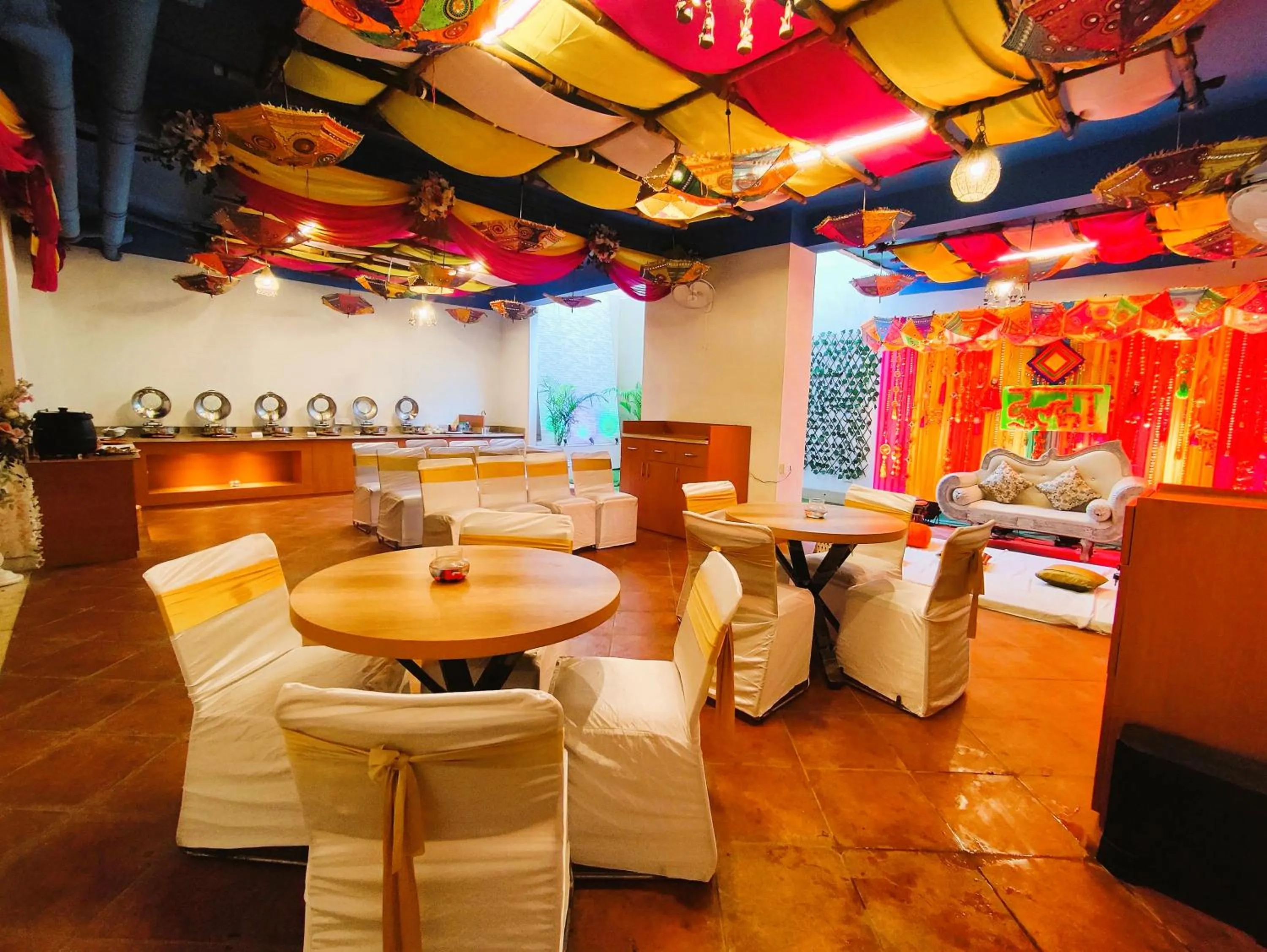 Restaurant/places to eat in The Angel Hotel & Suites near Medanta