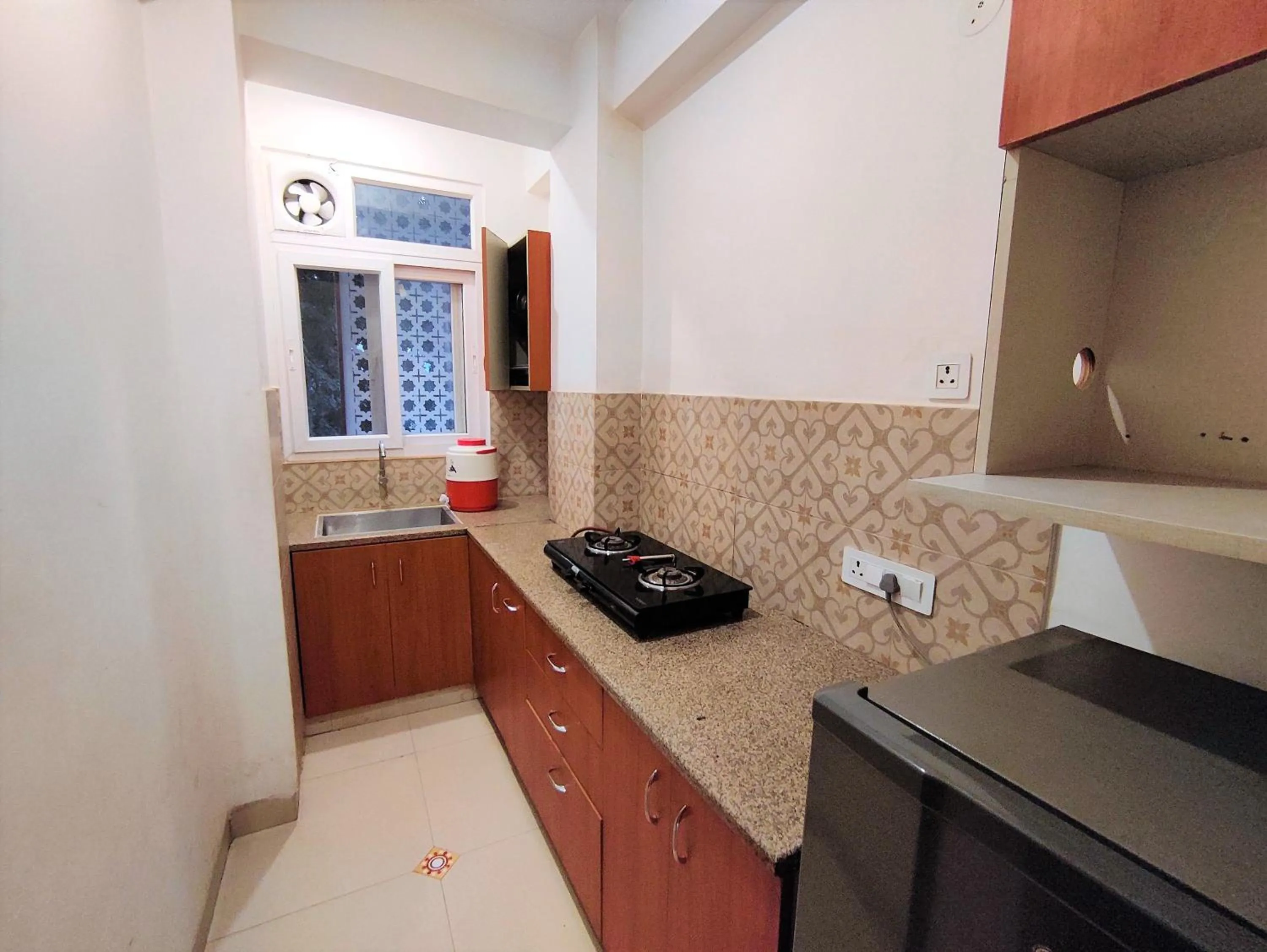kitchen in The Angel Hotel & Suites near Medanta