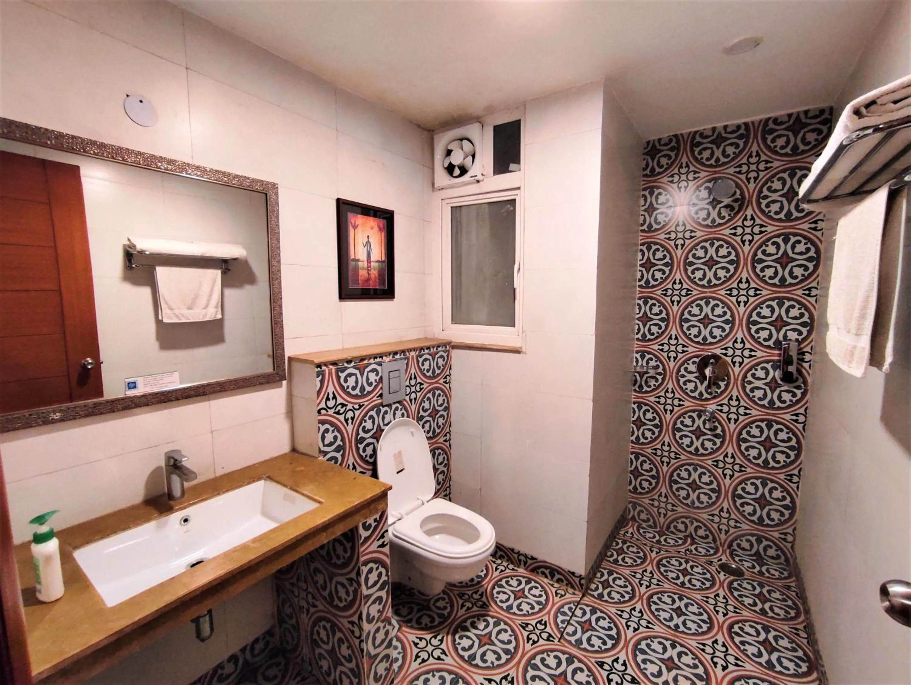 Bathroom in The Angel Hotel & Suites near Medanta