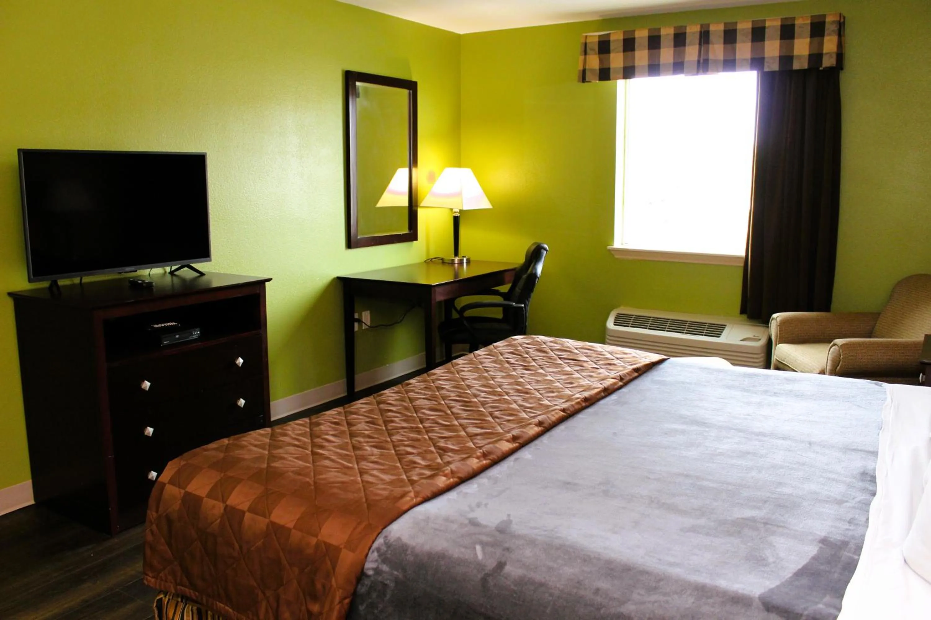 Bed in Scottish Inns Killeen near Fort Cavazos