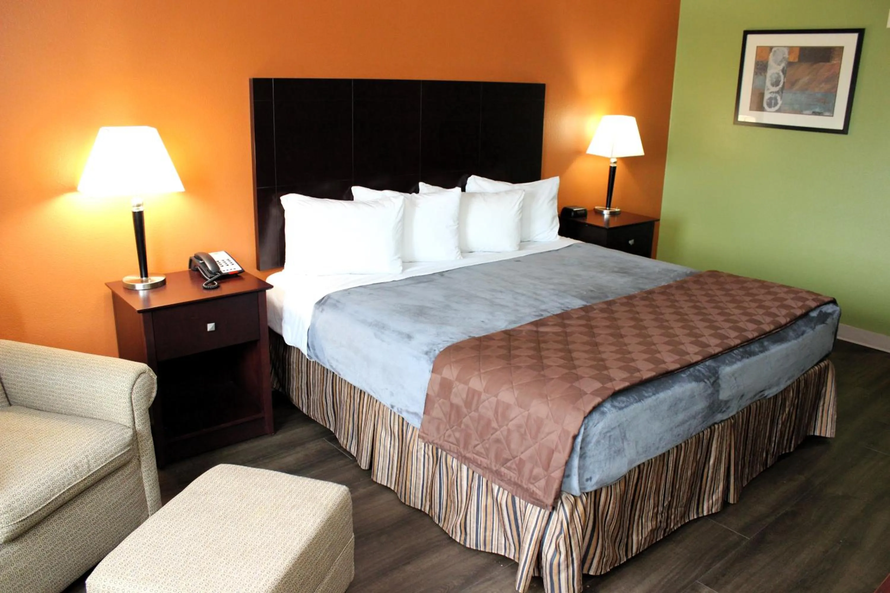 Bed in Scottish Inns Killeen near Fort Cavazos