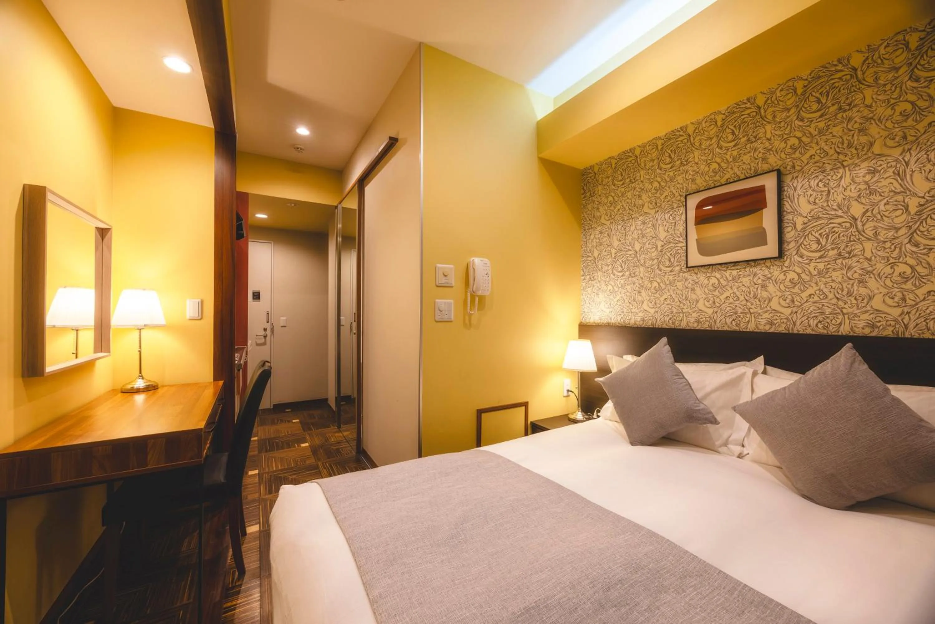 Bed in Centurion Hotel Residential Akasaka Station