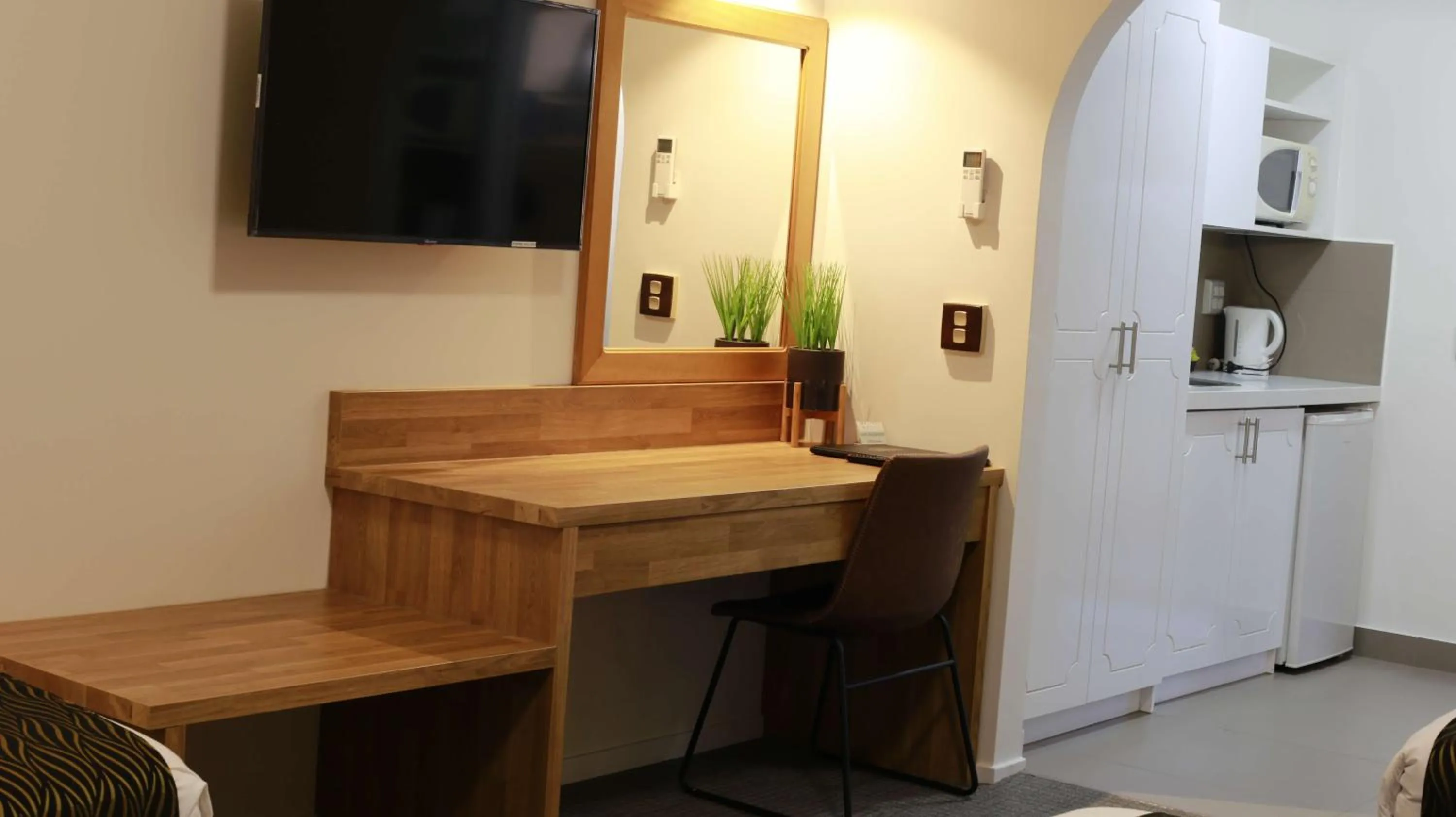 Kitchen or kitchenette in Hamilton's Queanbeyan Motel