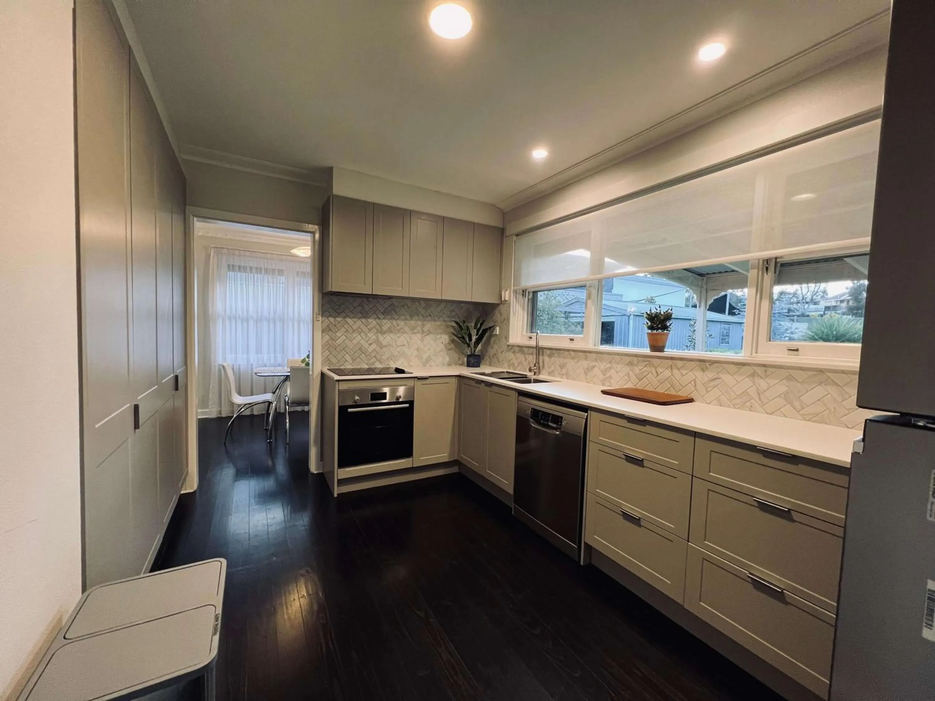 Kitchen or kitchenette in Hamilton's Queanbeyan Motel