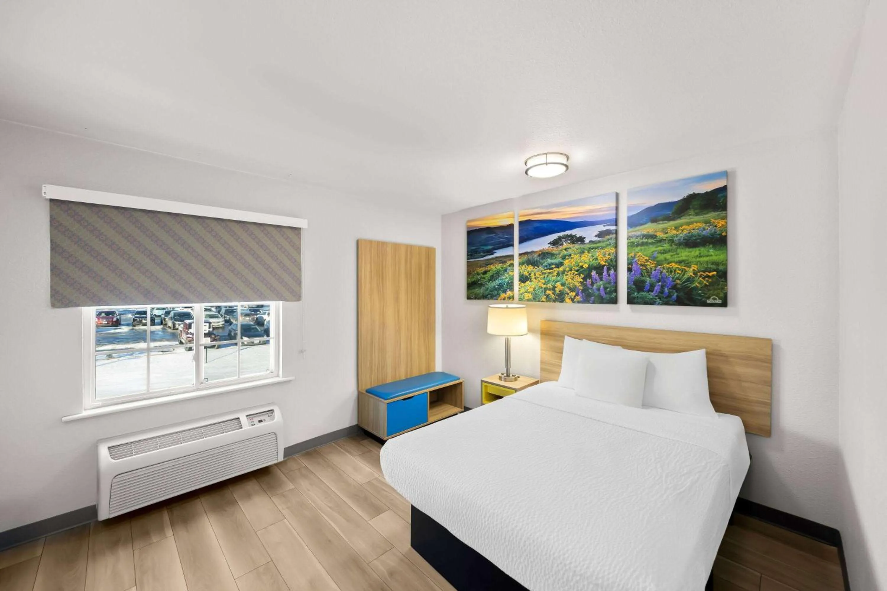 Bed in Birch Hill Suites Rochester - Med City