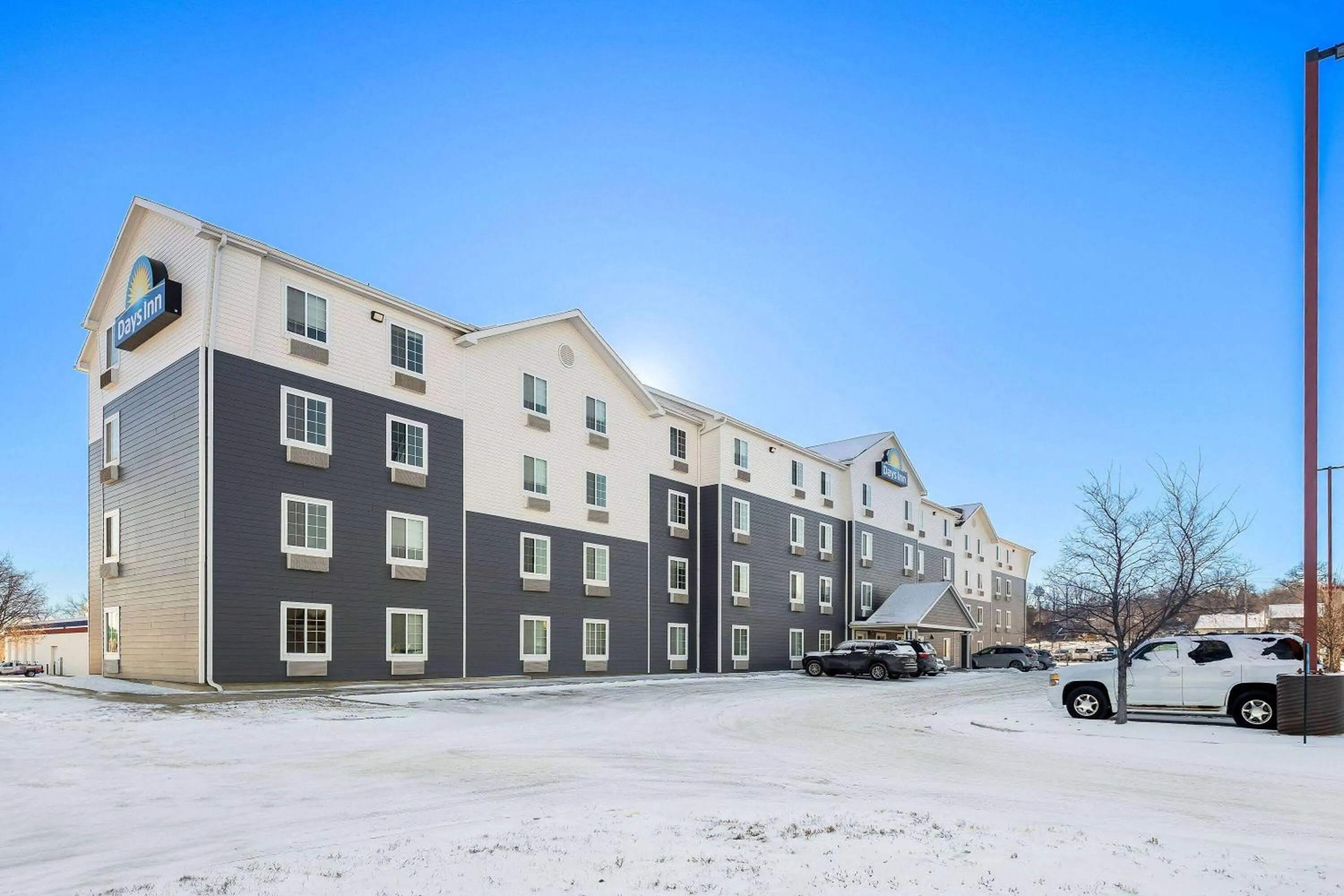 Property building in Birch Hill Suites Rochester - Med City