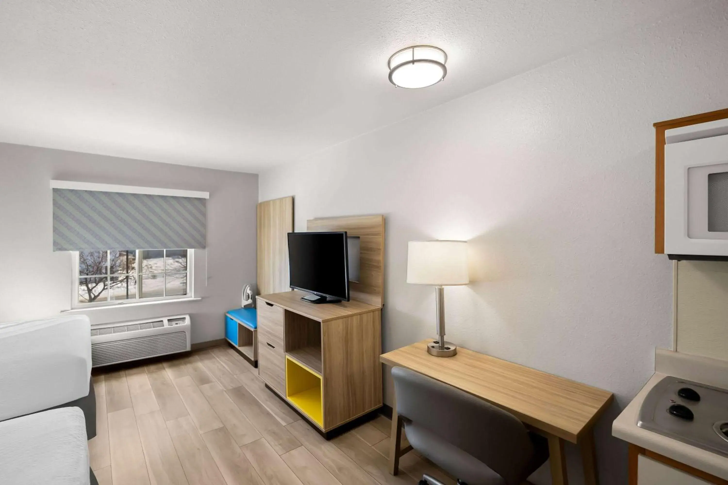 Bed in Days Inn & Suites by Wyndham Rochester South Bed in Days Inn & Suites by Wyndham Rochester South