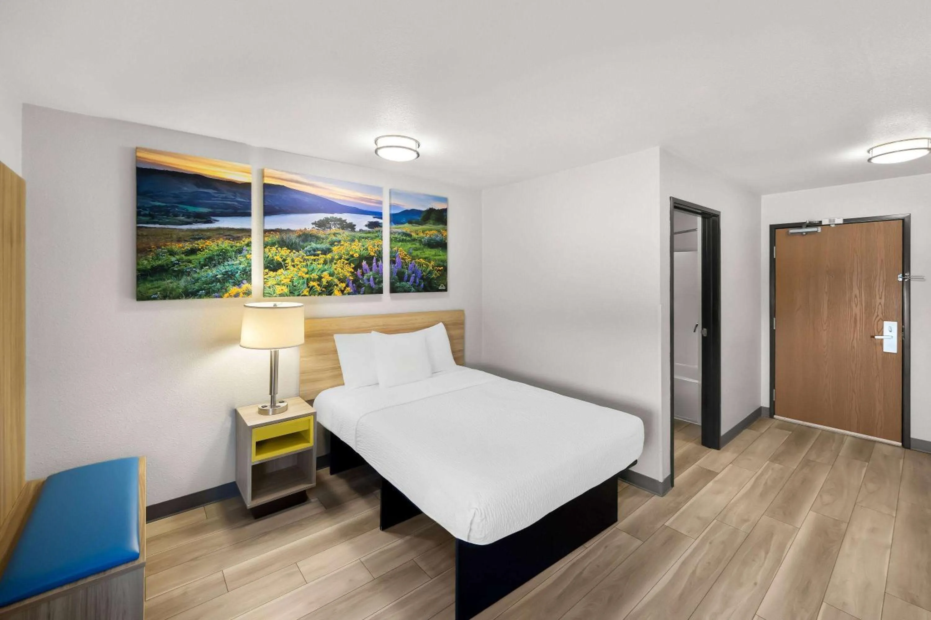 Bed in Birch Hill Suites Rochester - Med City