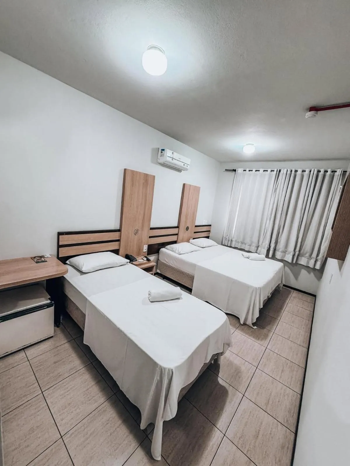 Bedroom, Bed in Harbor Inn Jaraguá