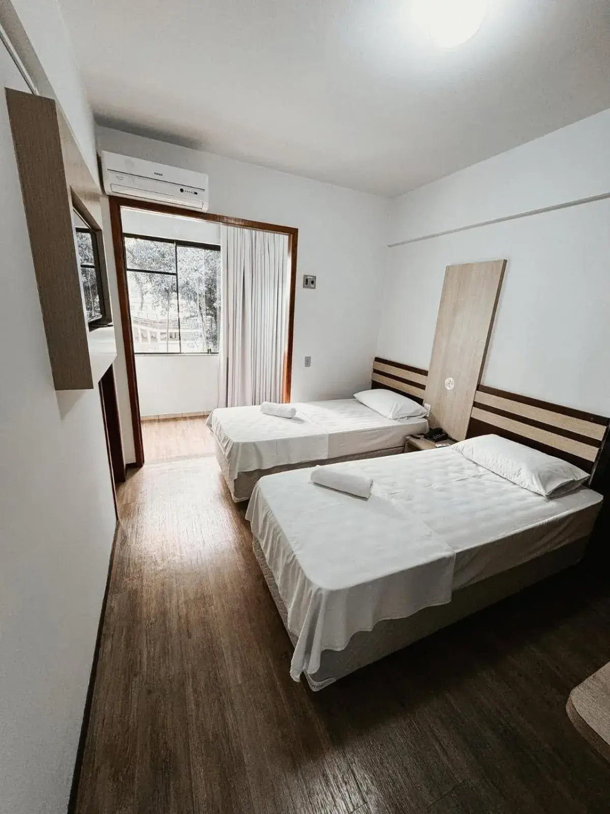 Photo of the whole room, Bed in Harbor Inn Jaraguá Photo of the whole room, Bed in Harbor Inn Jaraguá