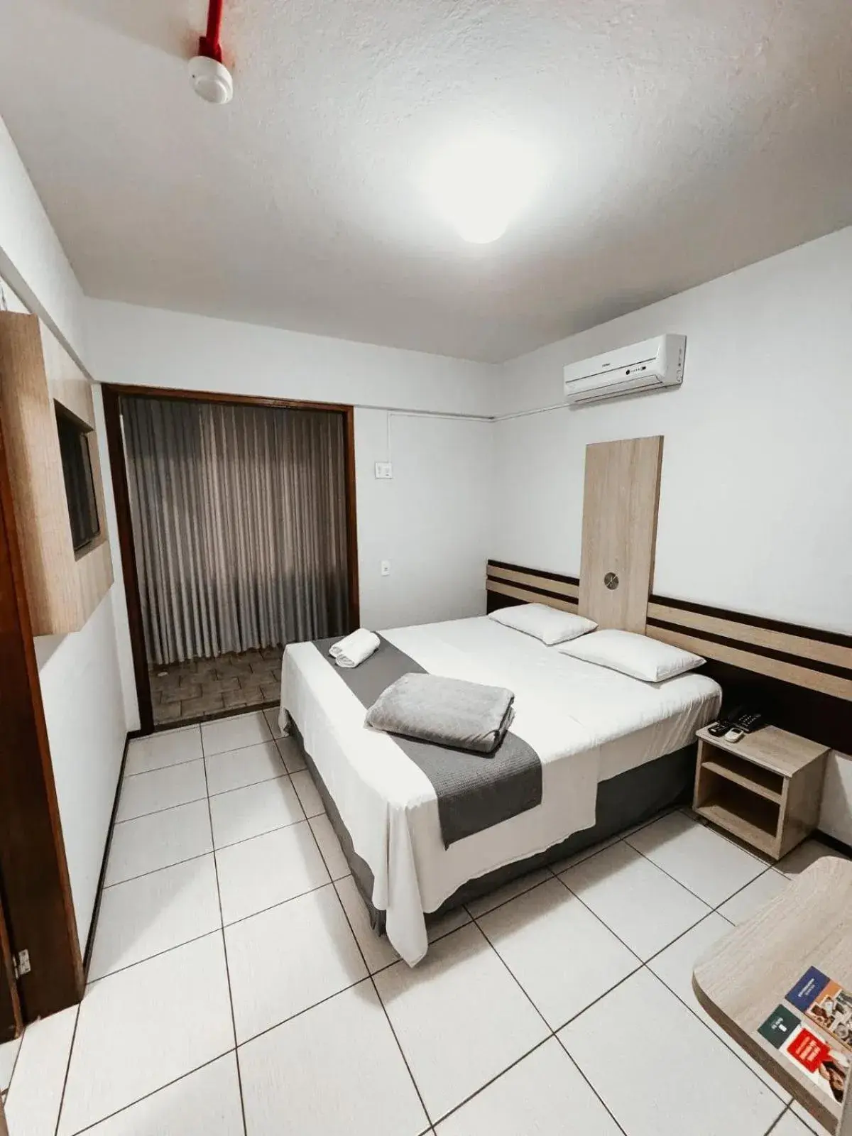 Photo of the whole room, Bed in Harbor Inn Jaraguá Photo of the whole room, Bed in Harbor Inn Jaraguá