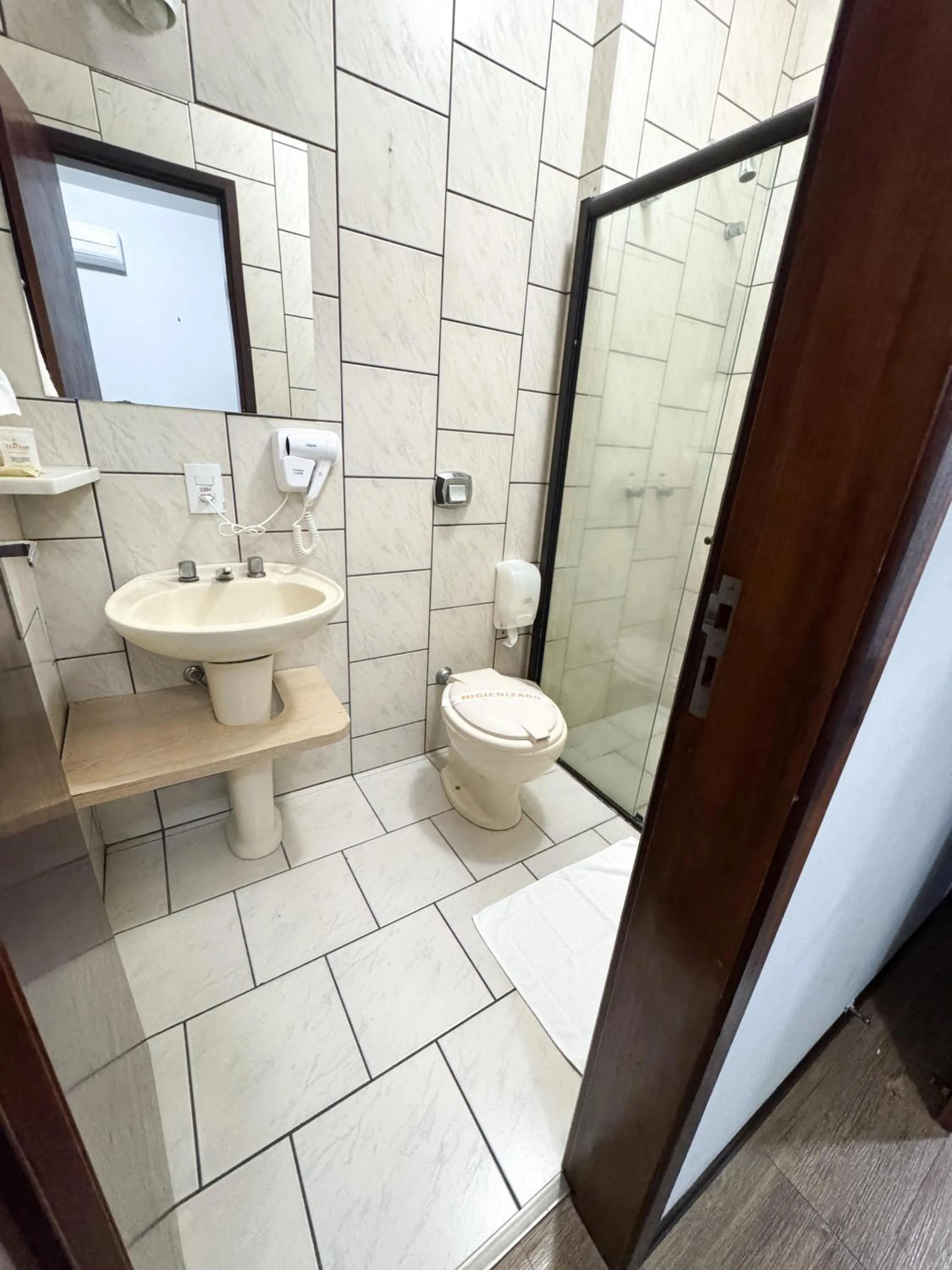 Bedroom in Harbor Inn Jaraguá