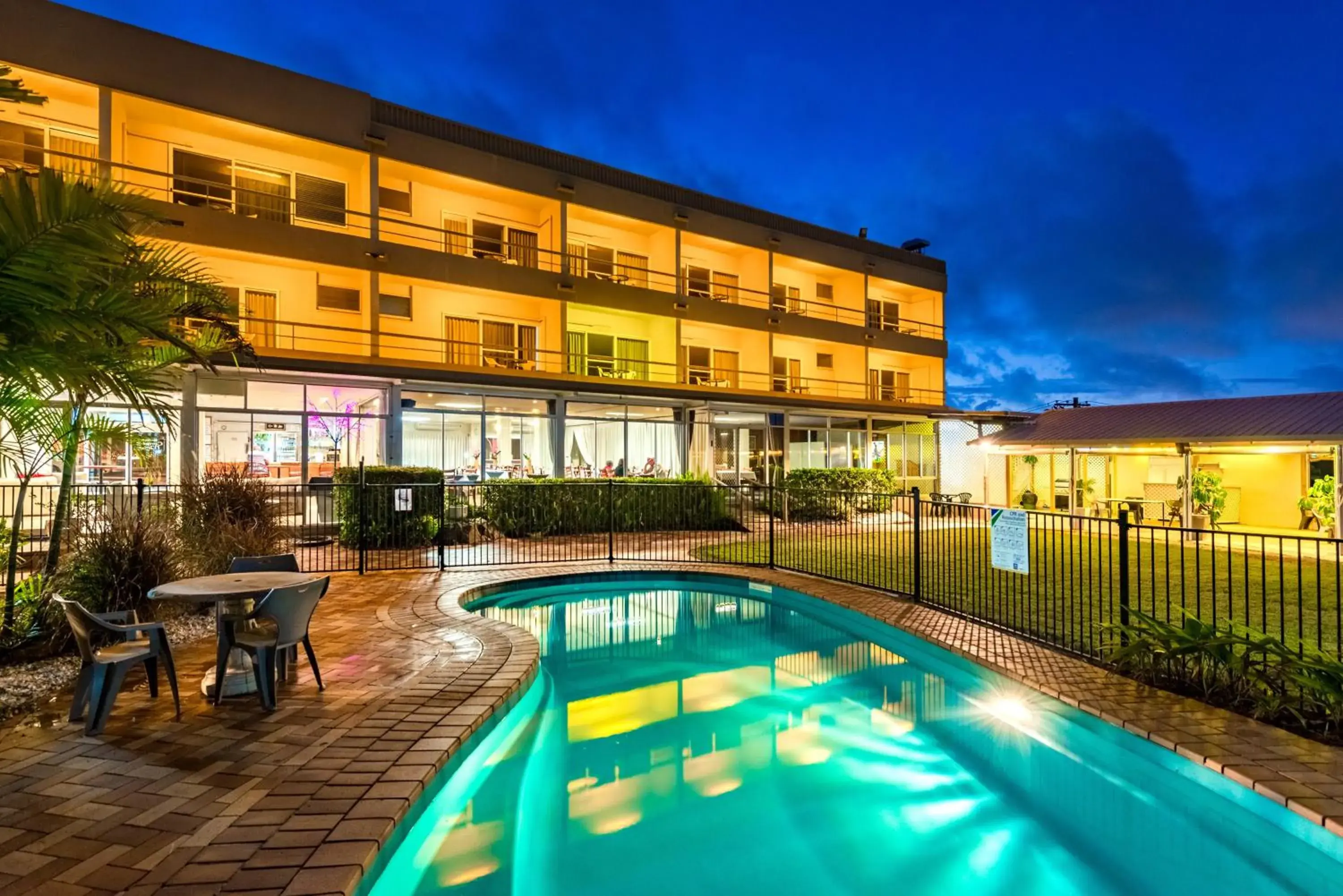 Swimming pool in Camelot Motel Swimming pool in Camelot Motel