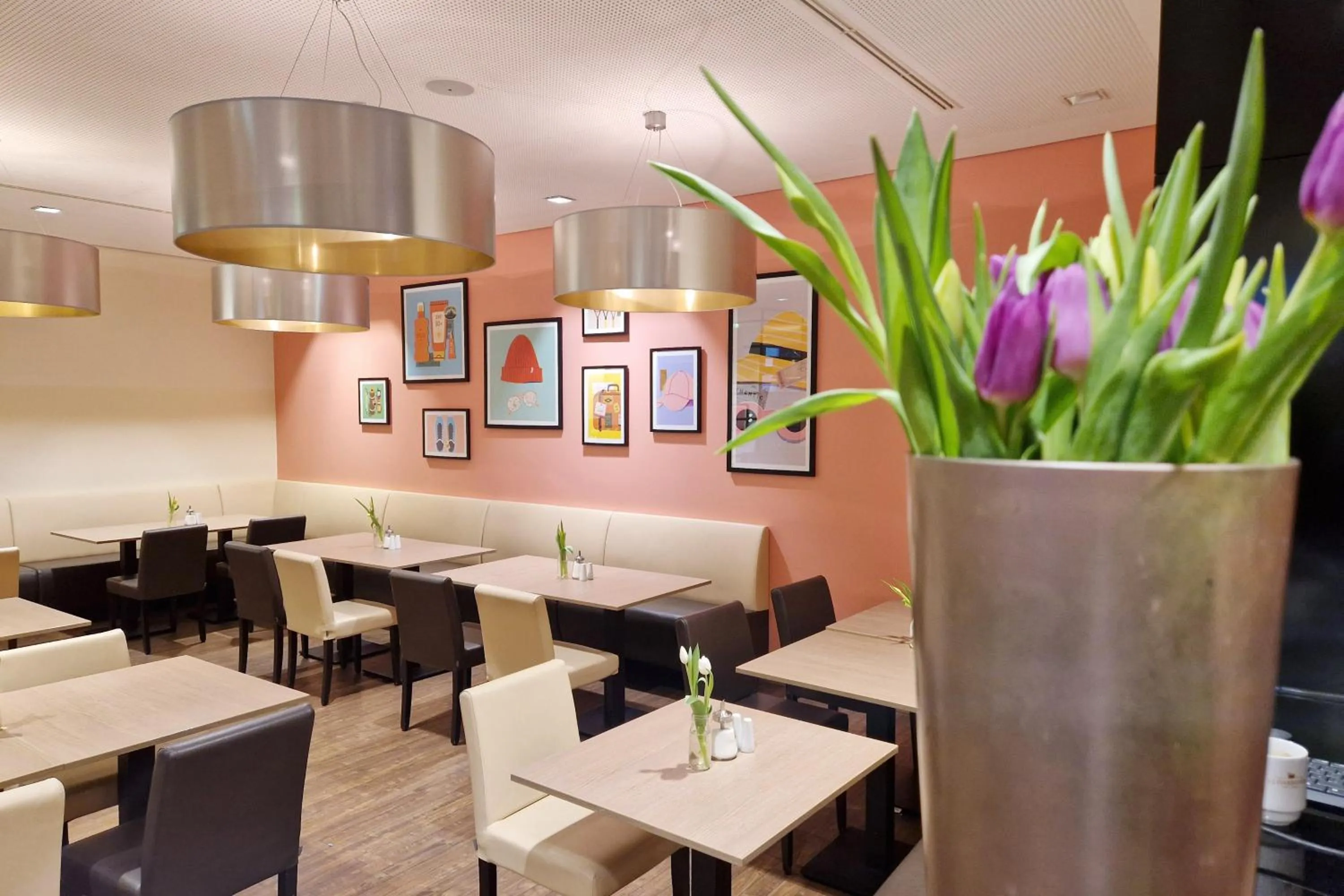 Breakfast in Garner Hotel Berlin - Charlottenburg, an IHG Hotel