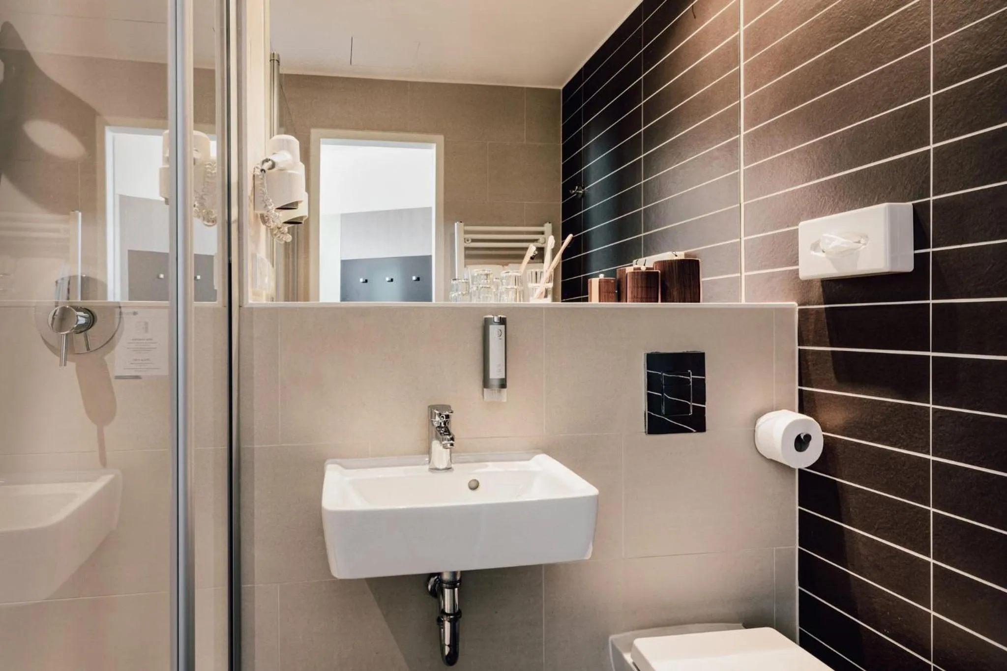 Bathroom in Garner Hotel Berlin - Charlottenburg, an IHG Hotel