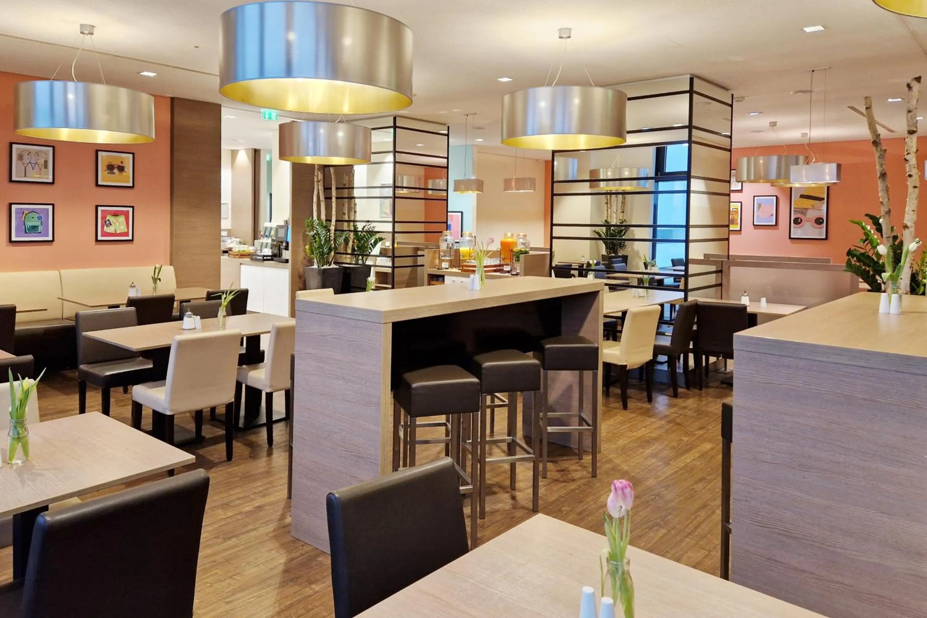 Lounge or bar in Garner Hotel Berlin - Charlottenburg, an IHG Hotel