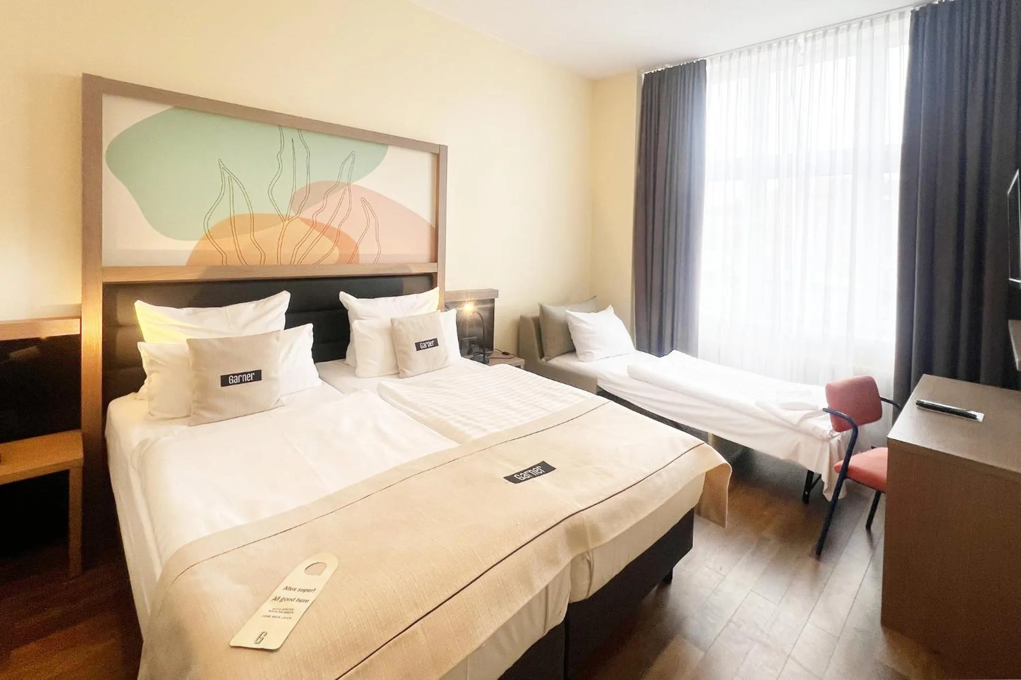 Photo of the whole room, Bed in Garner Hotel Berlin - Charlottenburg, an IHG Hotel