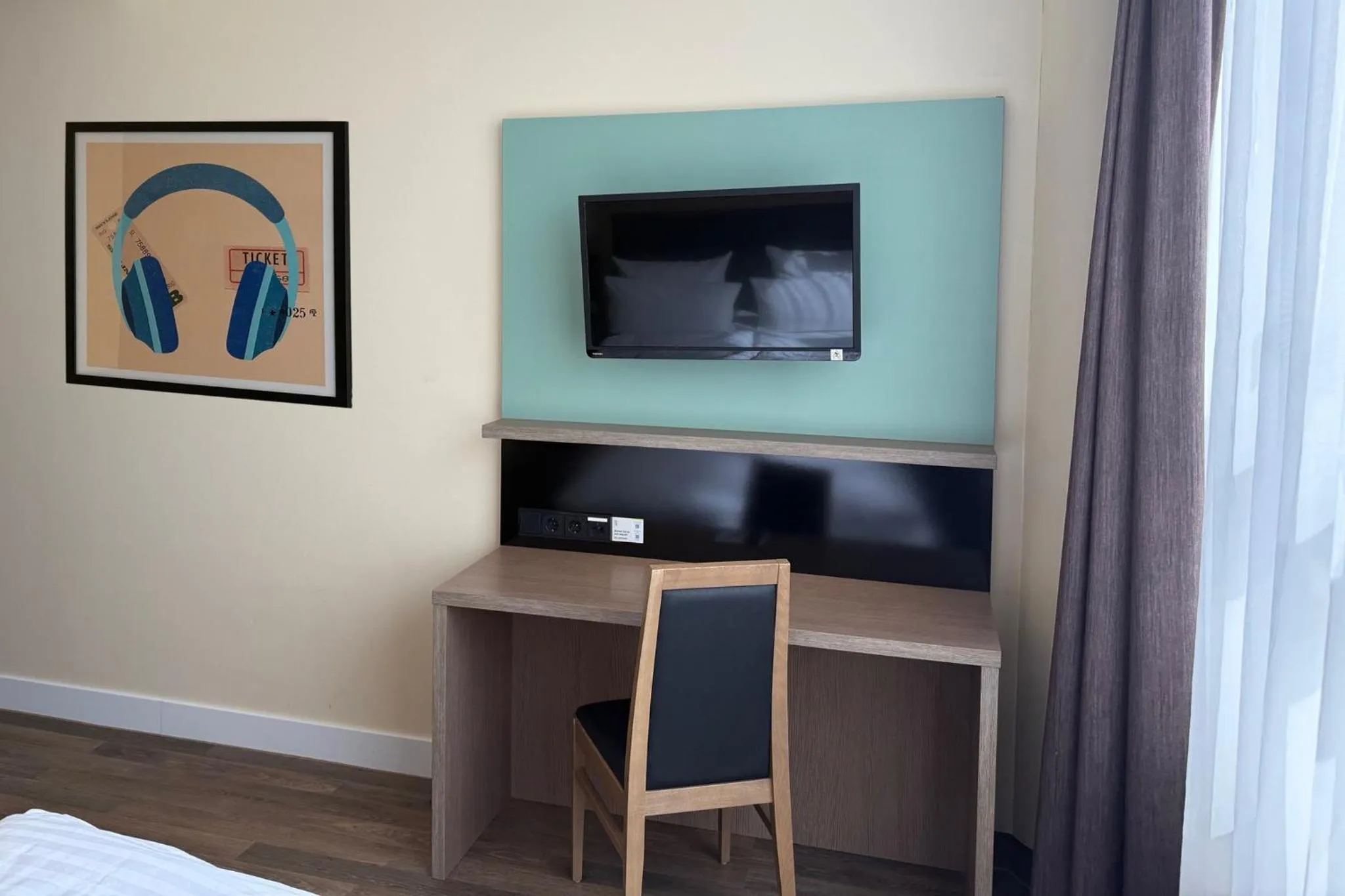 Photo of the whole room in Garner Hotel Berlin - Charlottenburg, an IHG Hotel