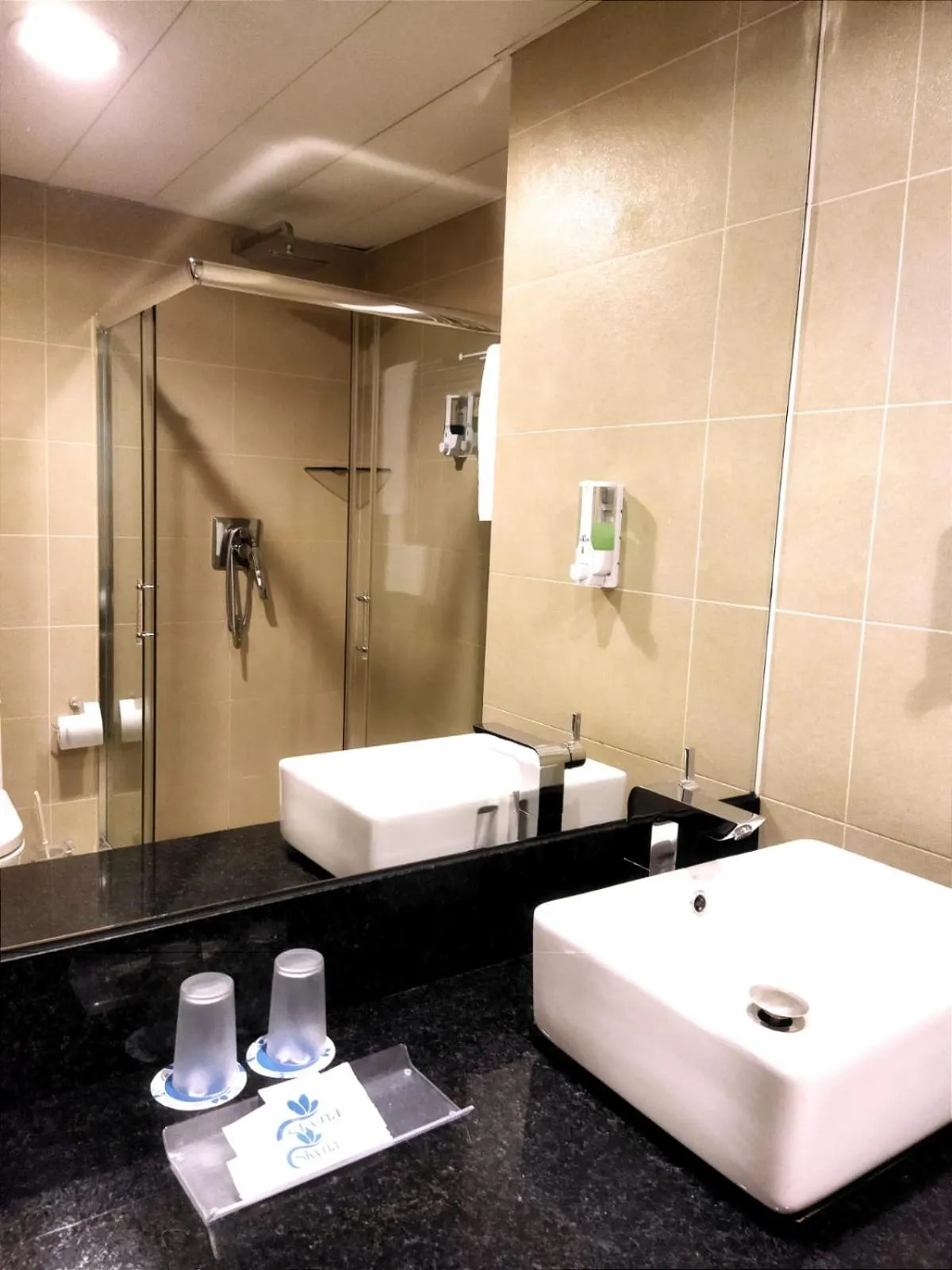 Shower in Skyna Hotel Luanda