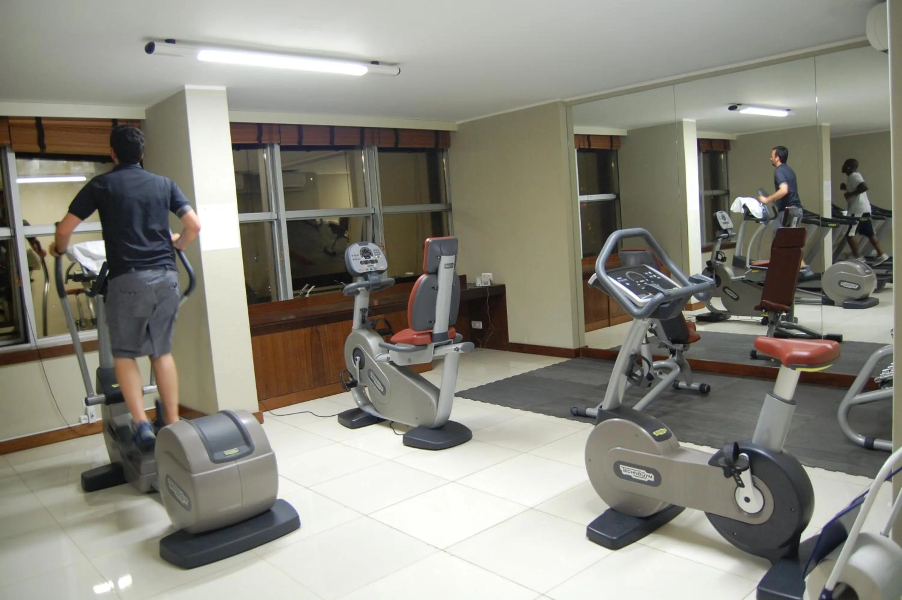 Fitness centre/facilities in Skyna Hotel Luanda