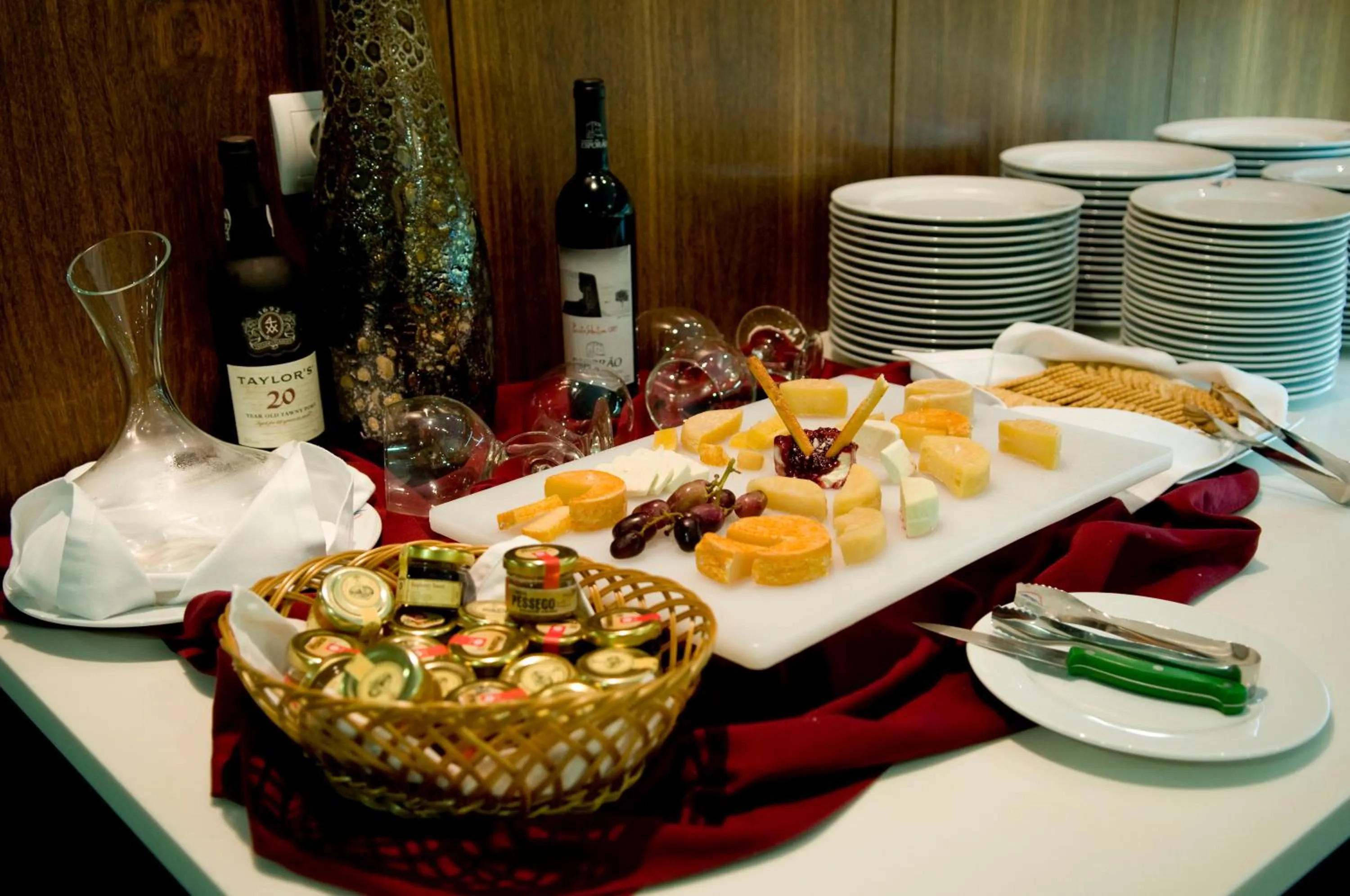 Food in Skyna Hotel Luanda