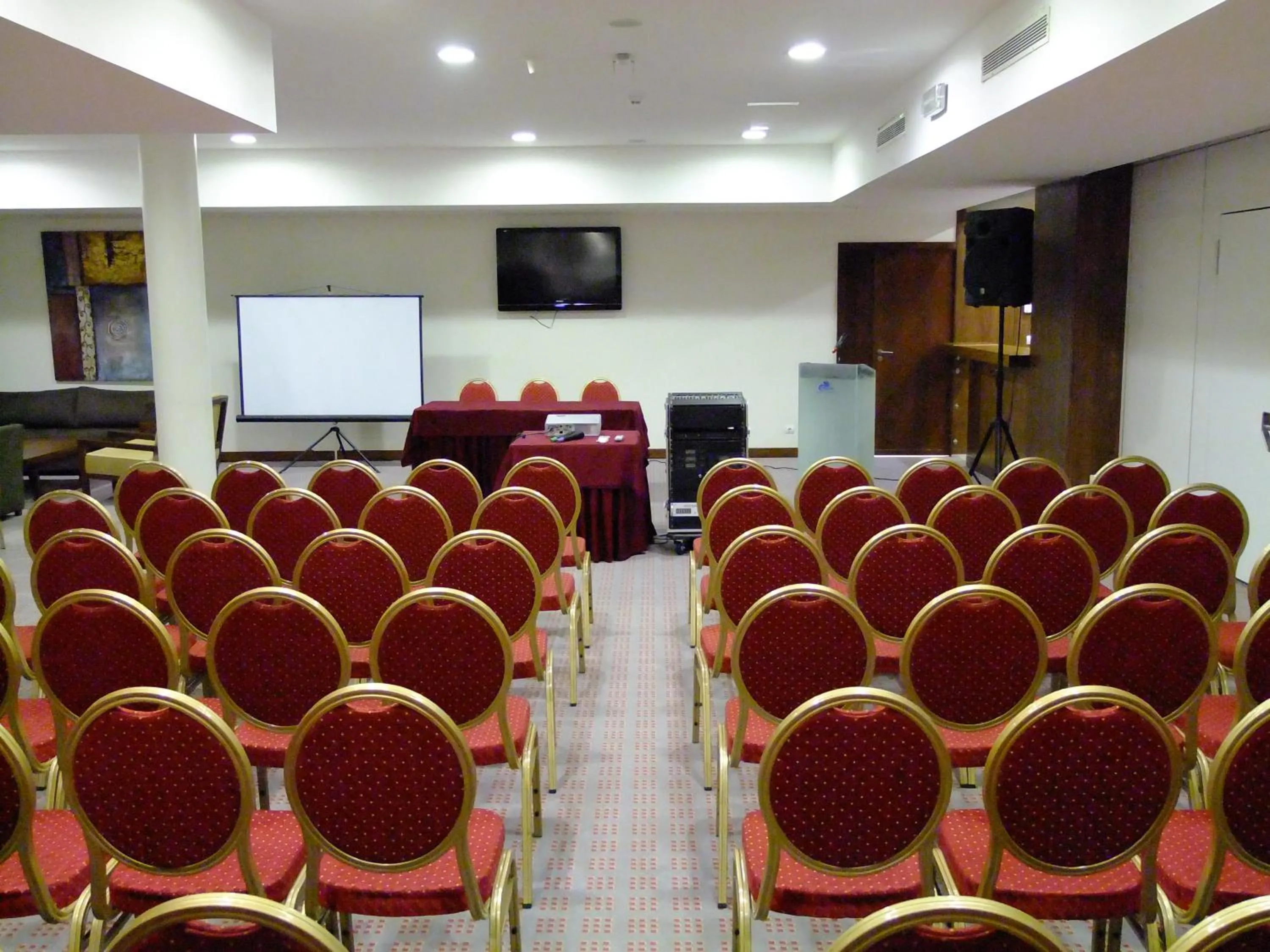 Banquet/Function facilities in Skyna Hotel Luanda