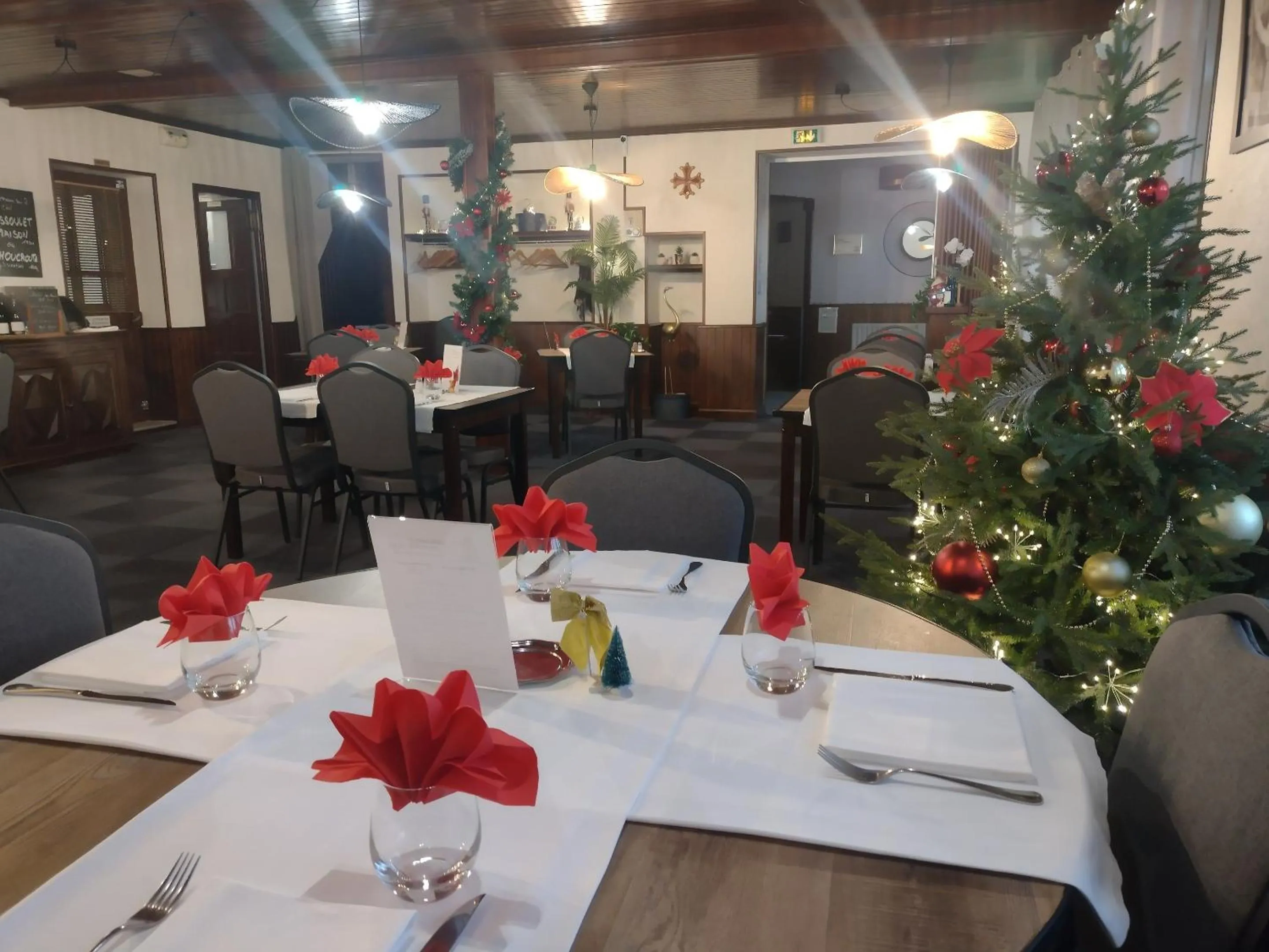 Dining area in Auberge d'ici et d'ailleurs
