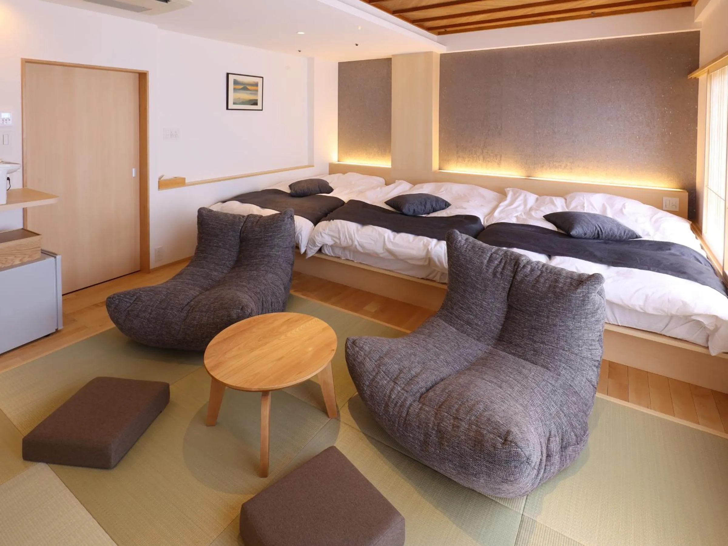 Photo of the whole room in Hotel Fuji