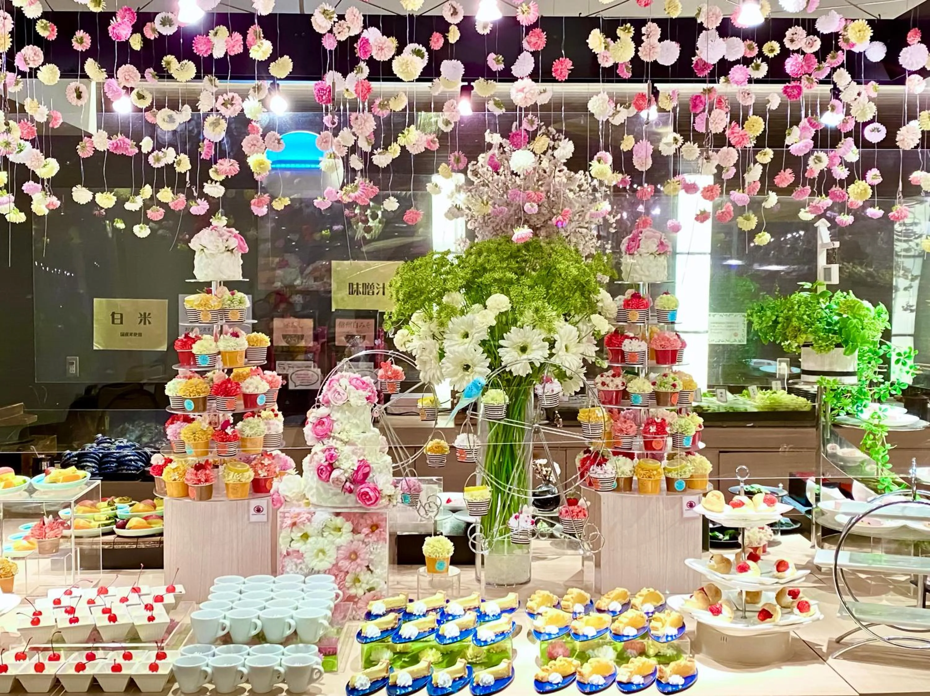 Food and drinks in Hotel Fuji